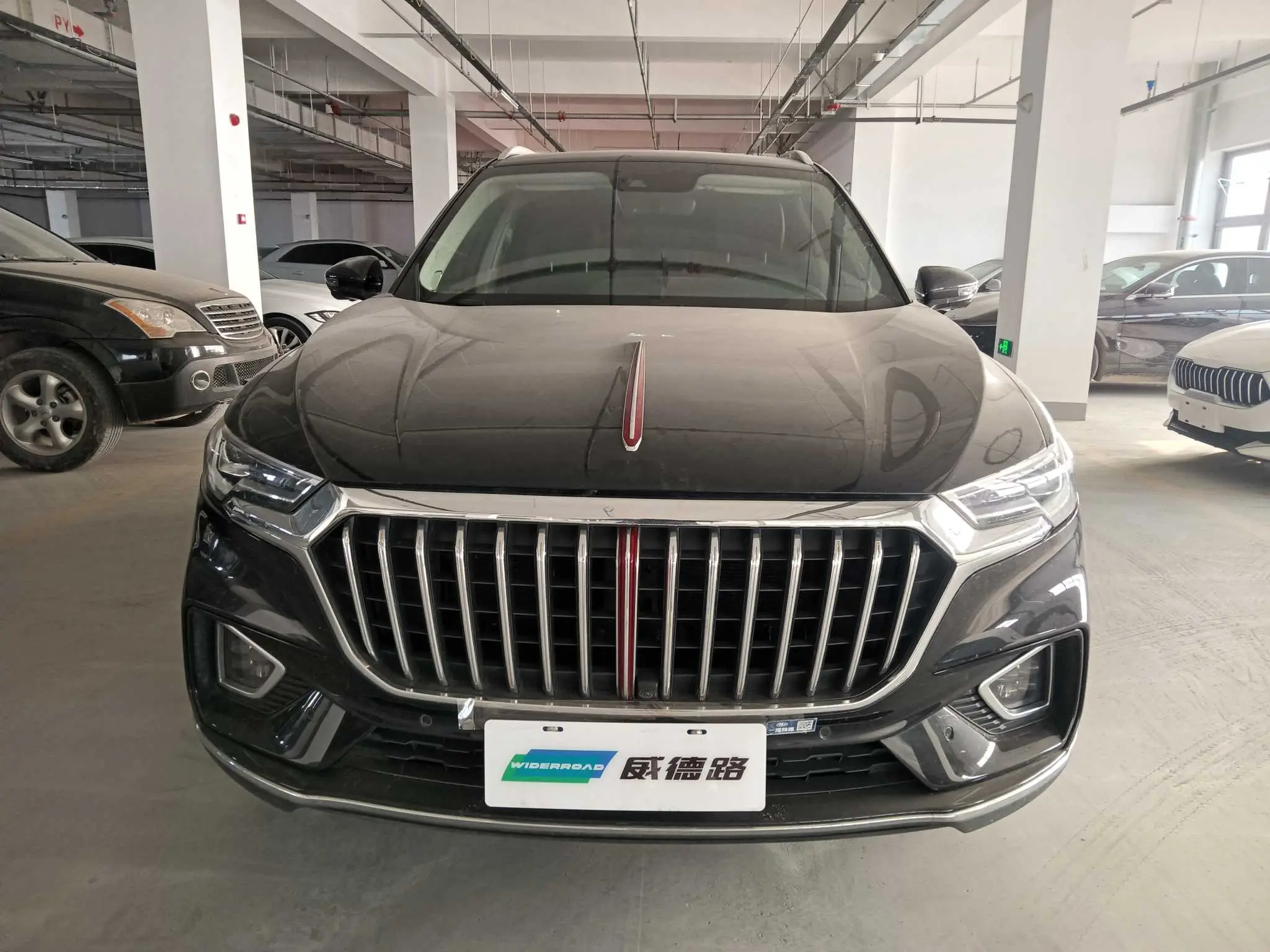 Hongqi HS5  из Китая