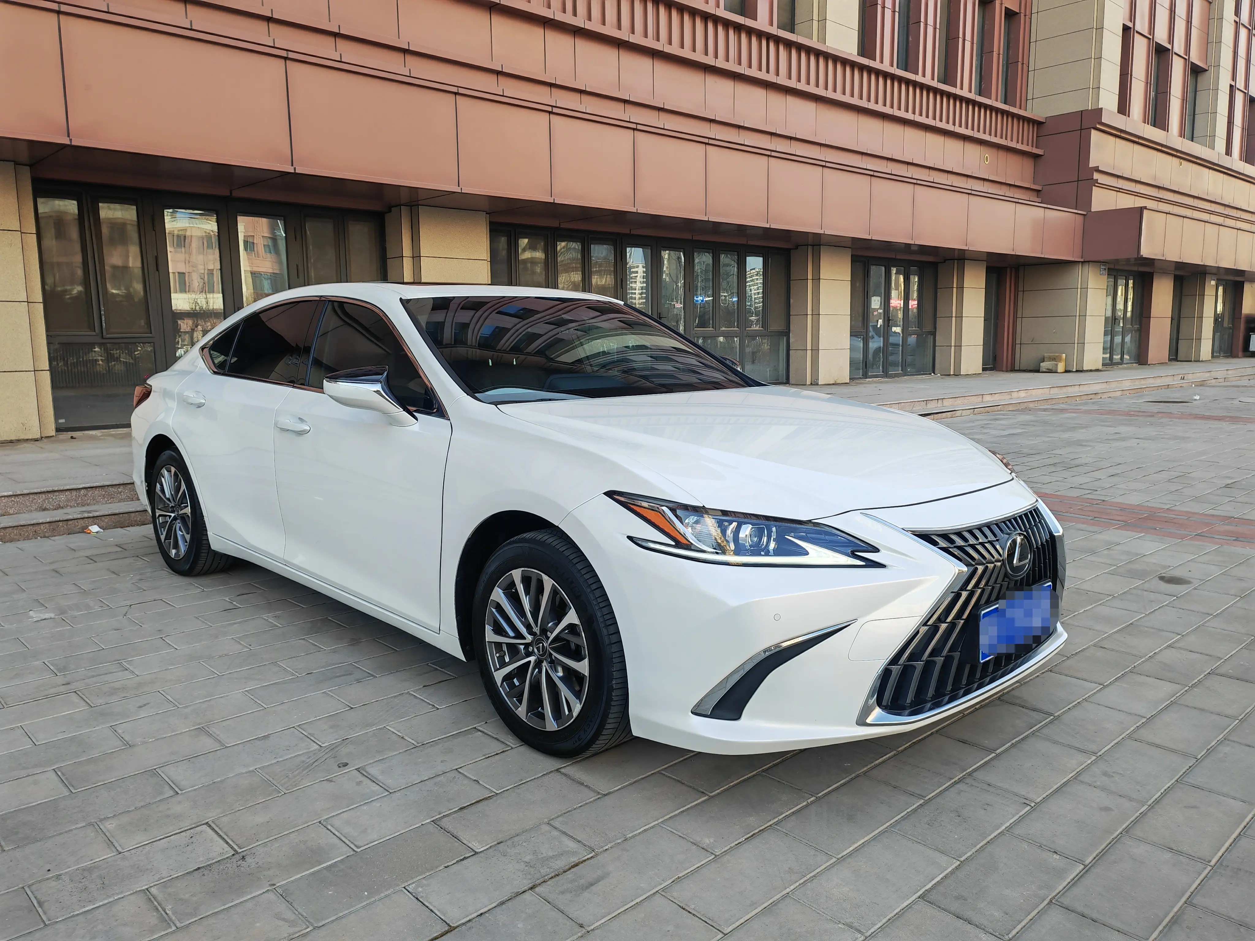 Lexus ES