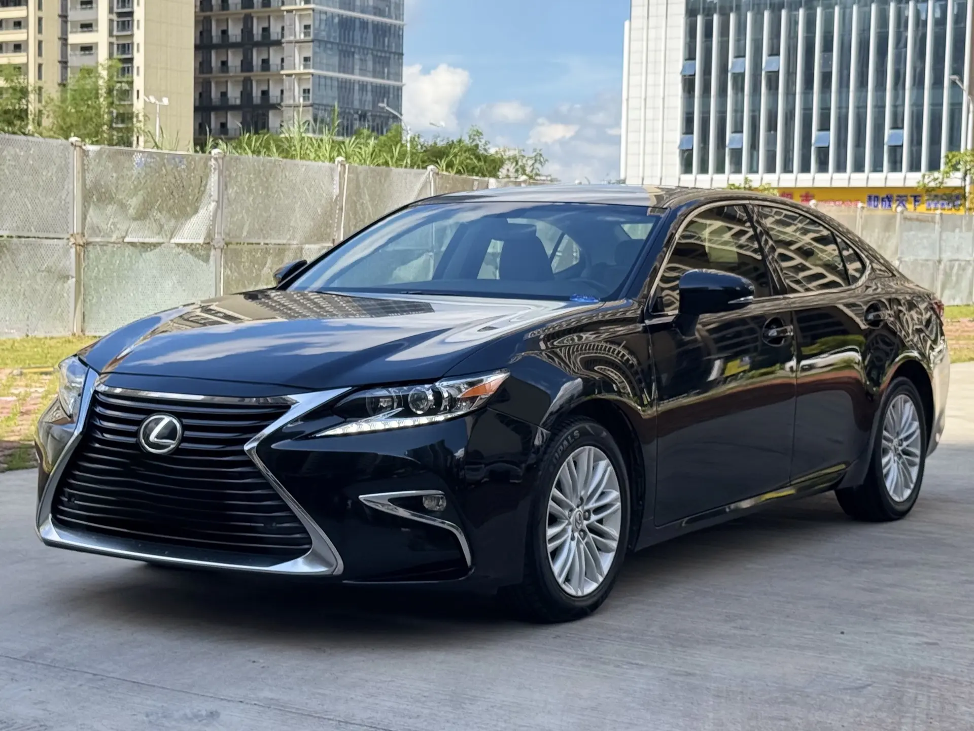 Lexus ES  из Китая