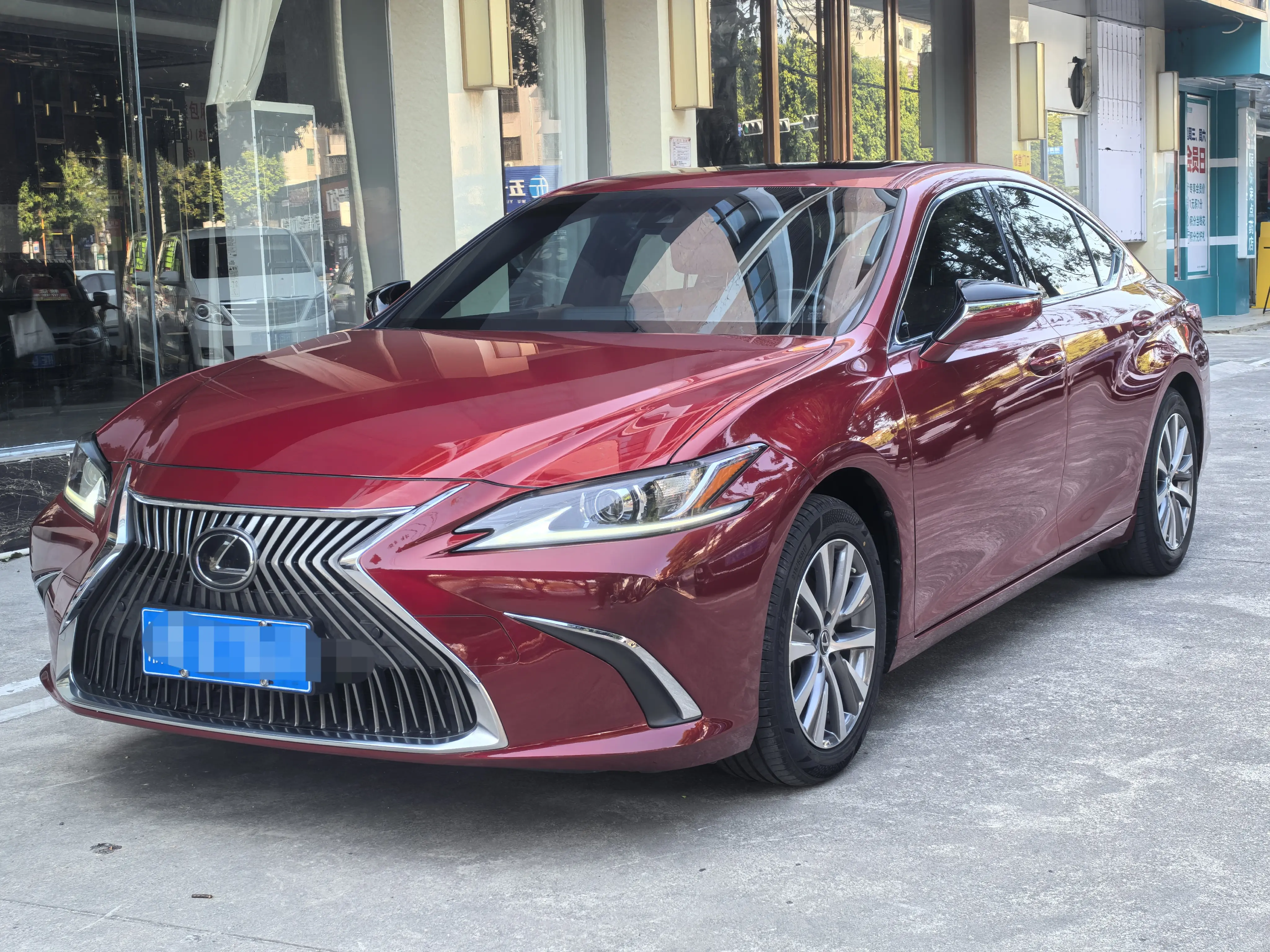 Lexus ES  из Китая