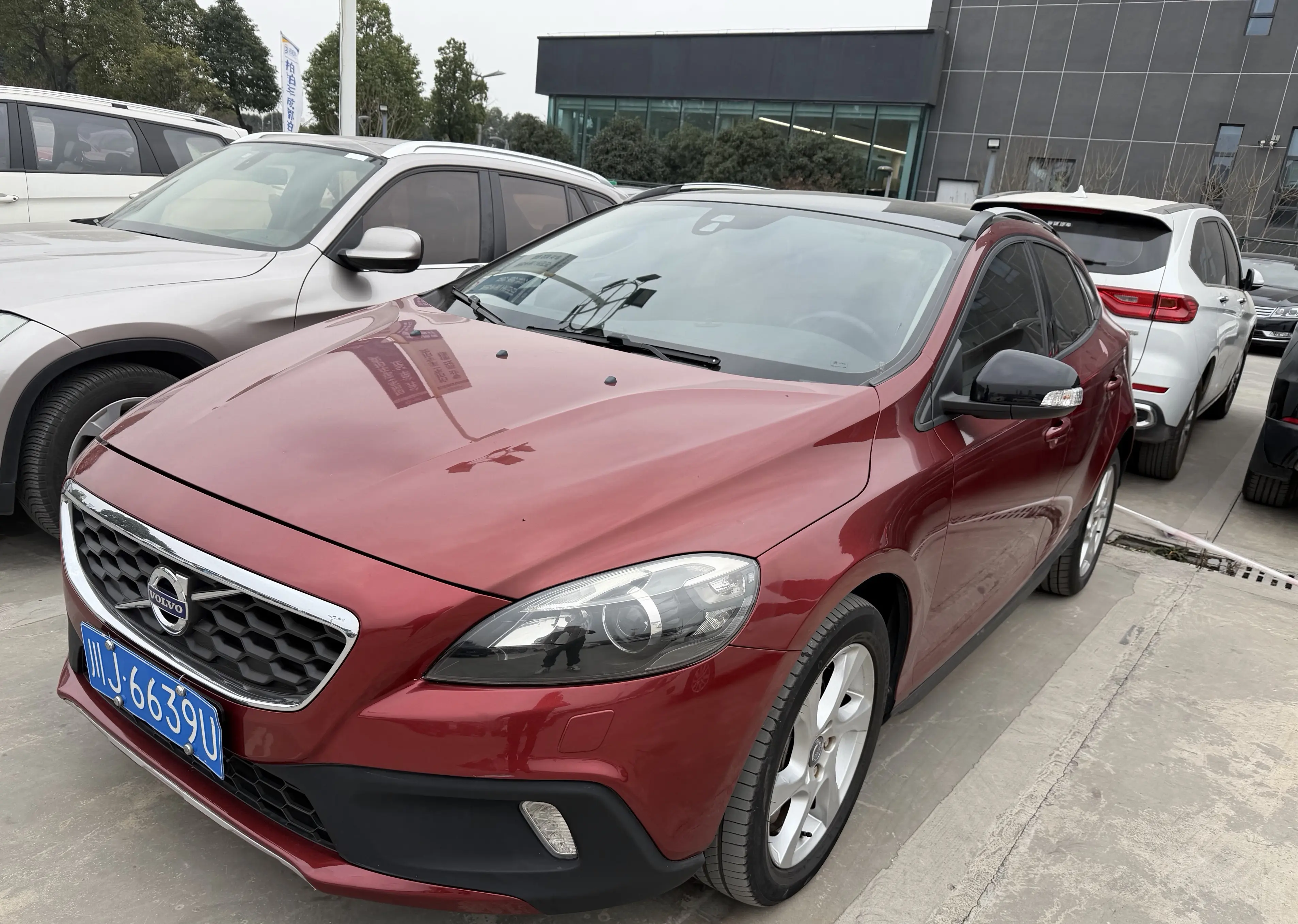 Volvo V40  из Китая