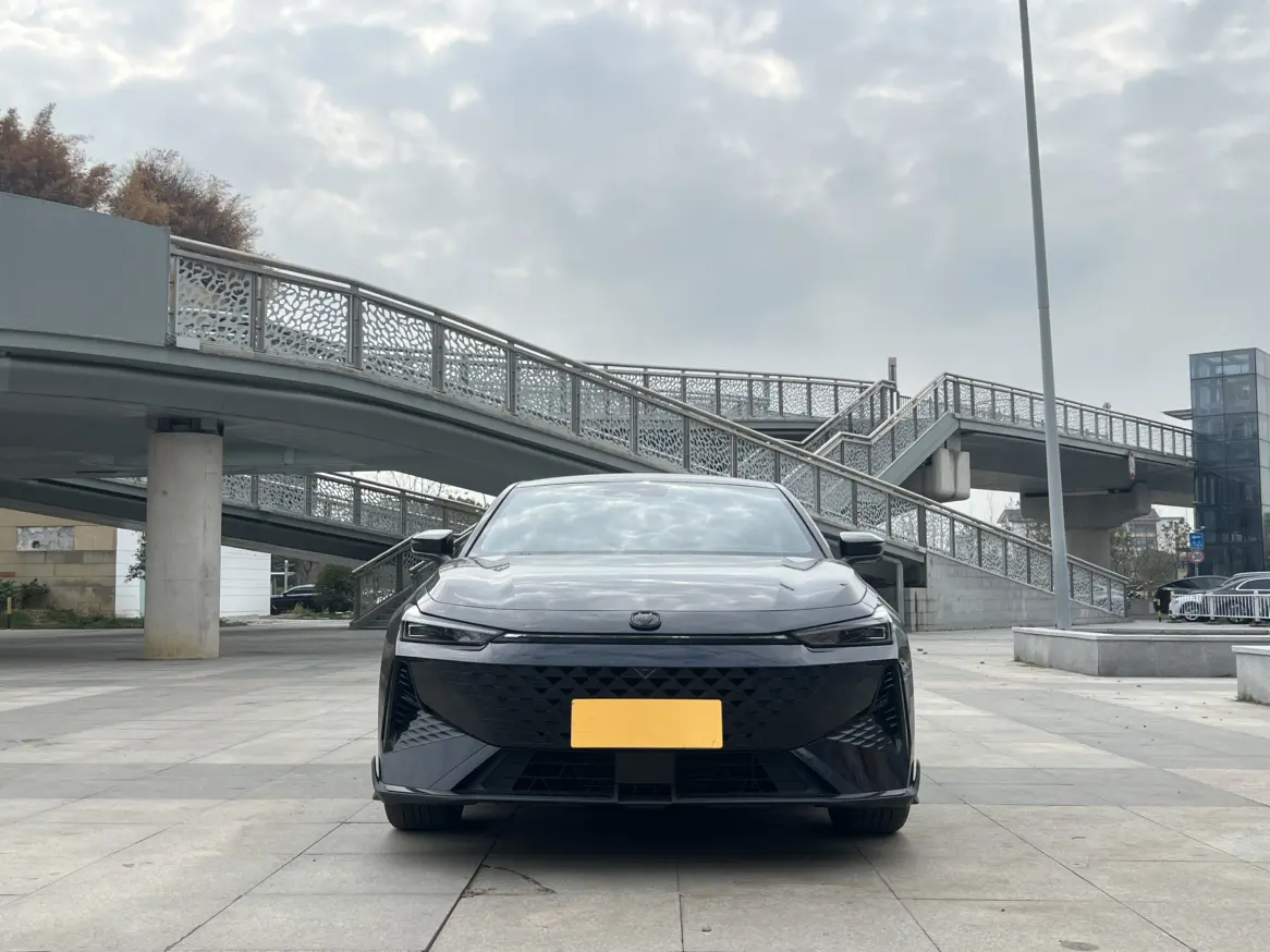 Changan UNI-V  из Китая