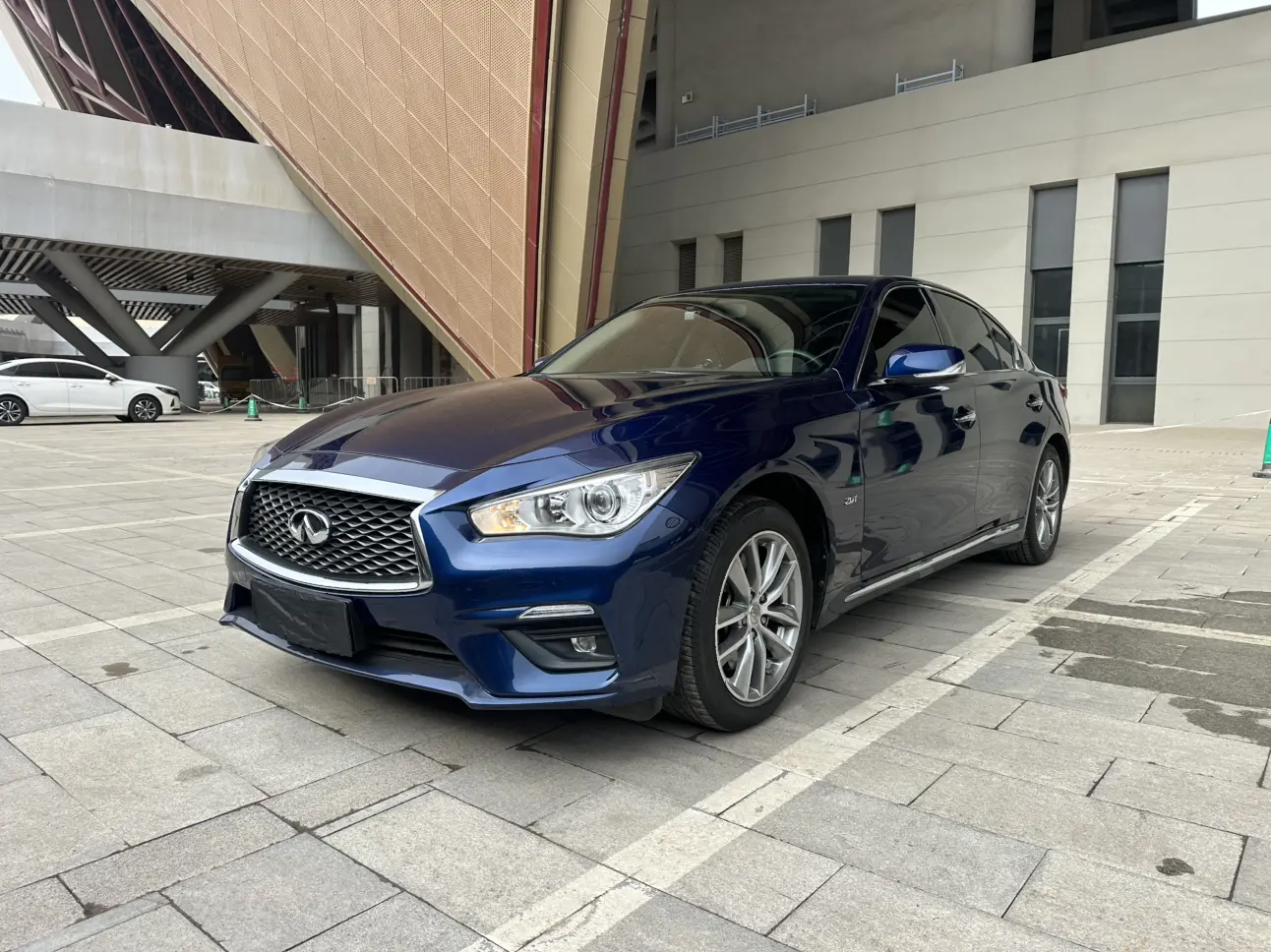 Infiniti Q50L  из Китая
