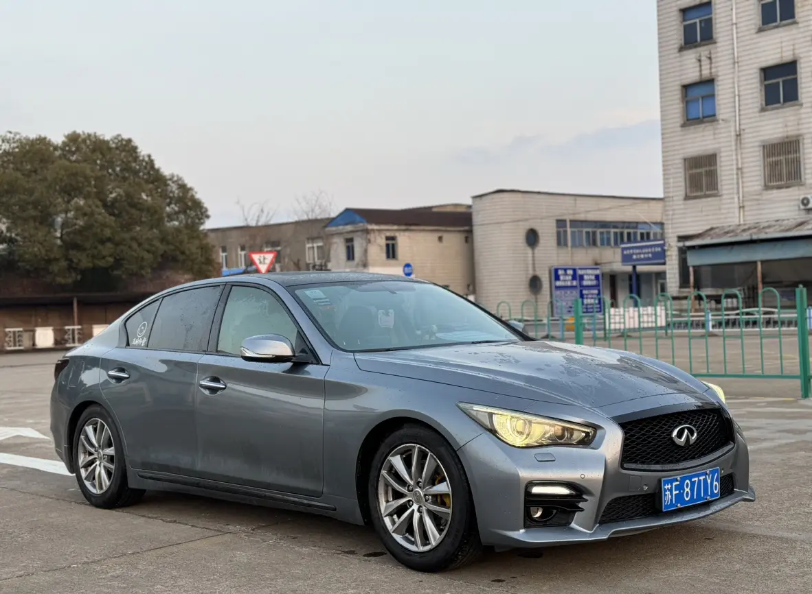 Infiniti Q50L  из Китая