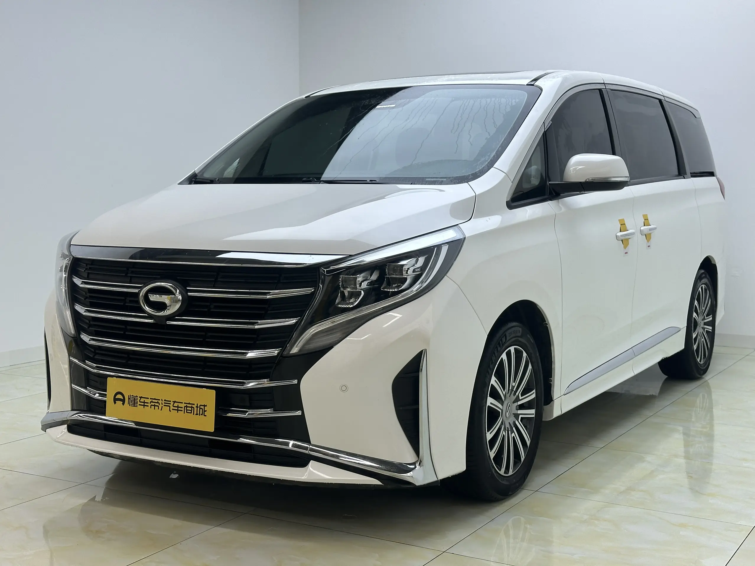 GAC Trumpchi M8  из Китая