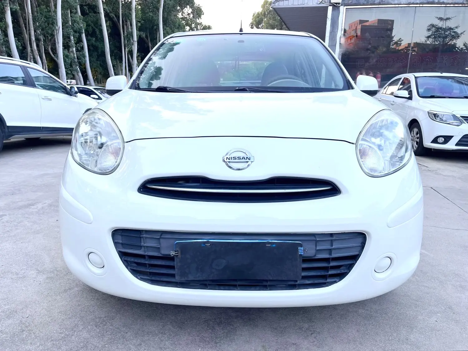 Nissan March  из Китая