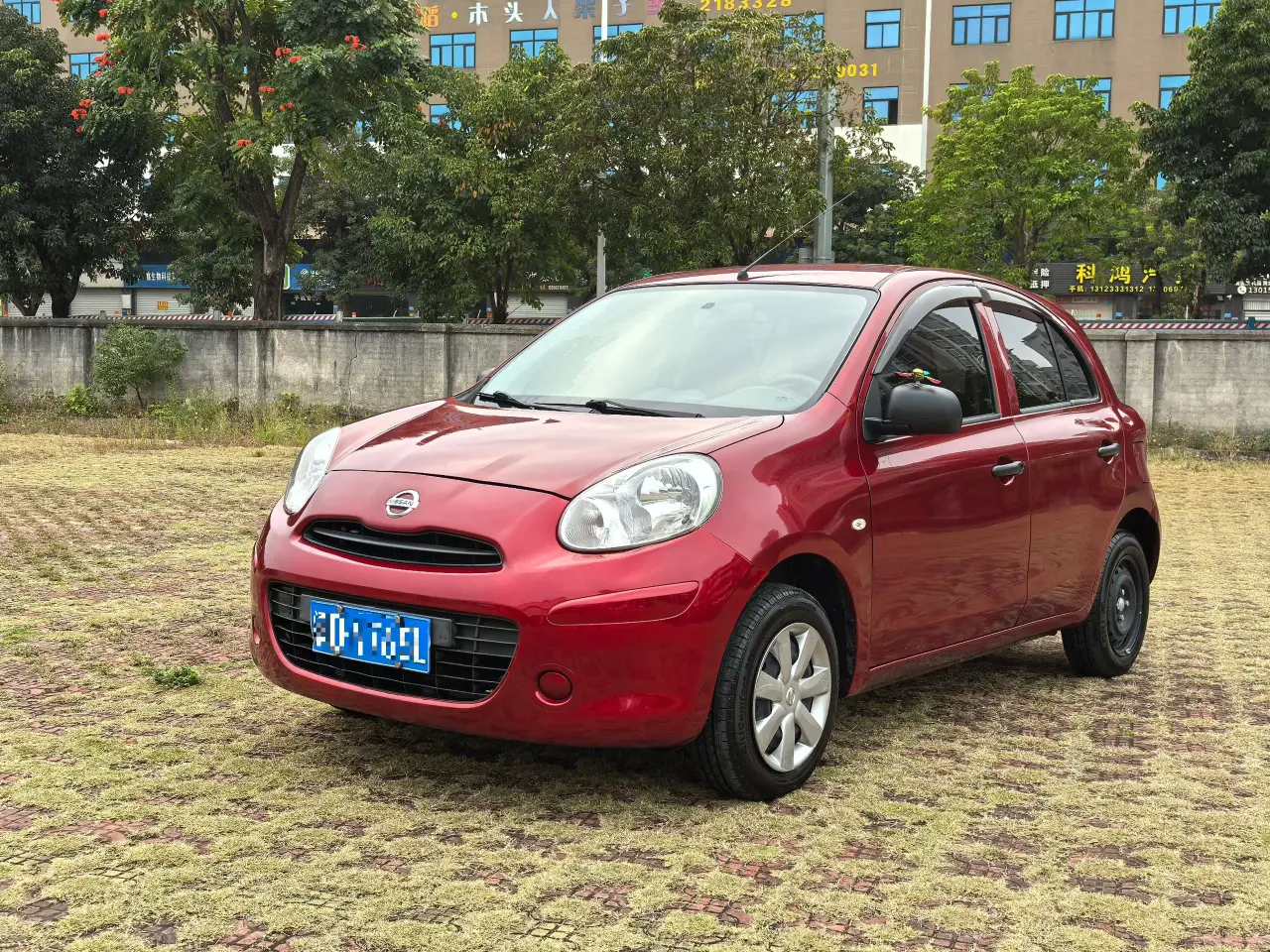 Nissan March  из Китая