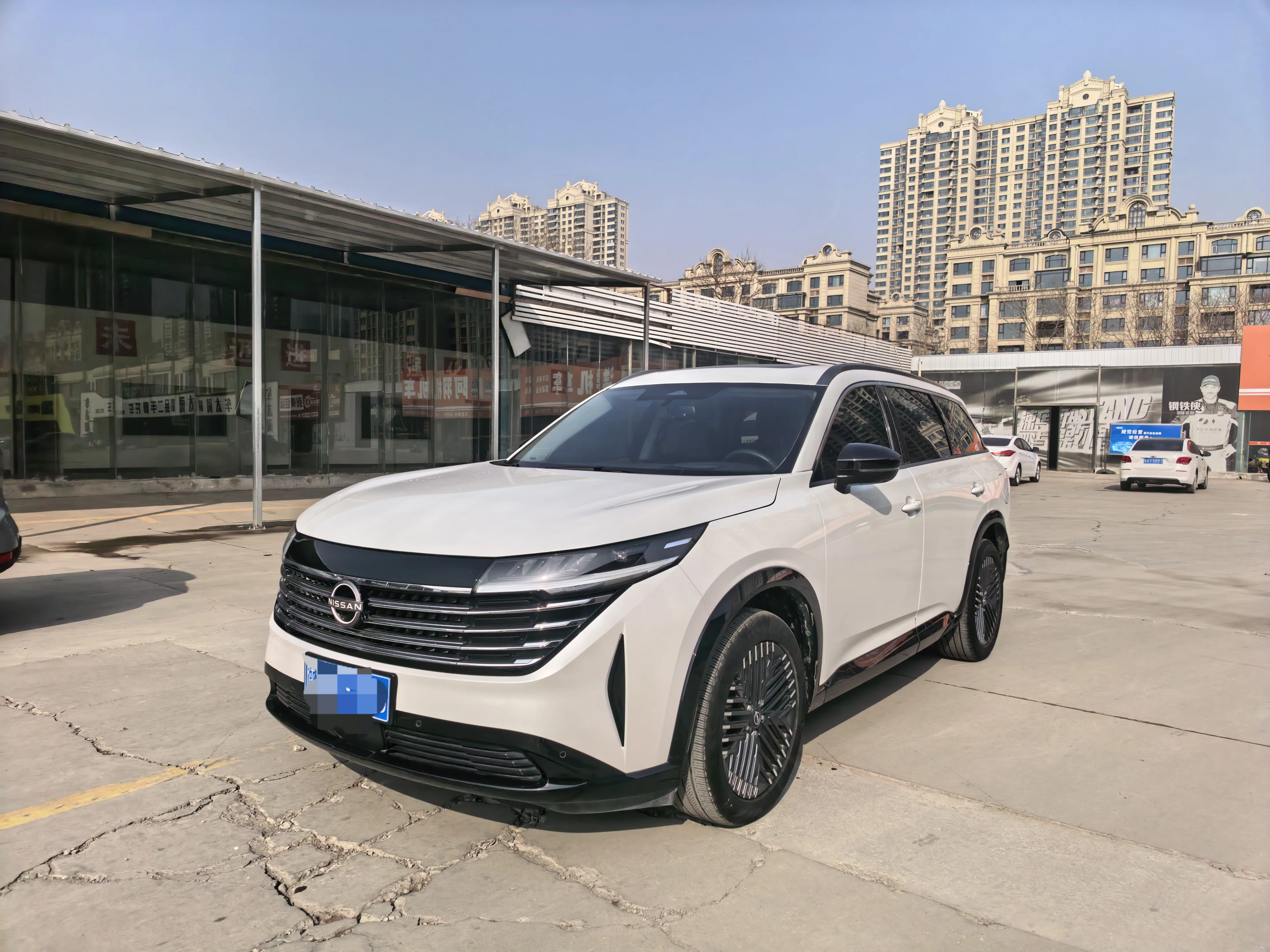 Nissan Explore the land  из Китая