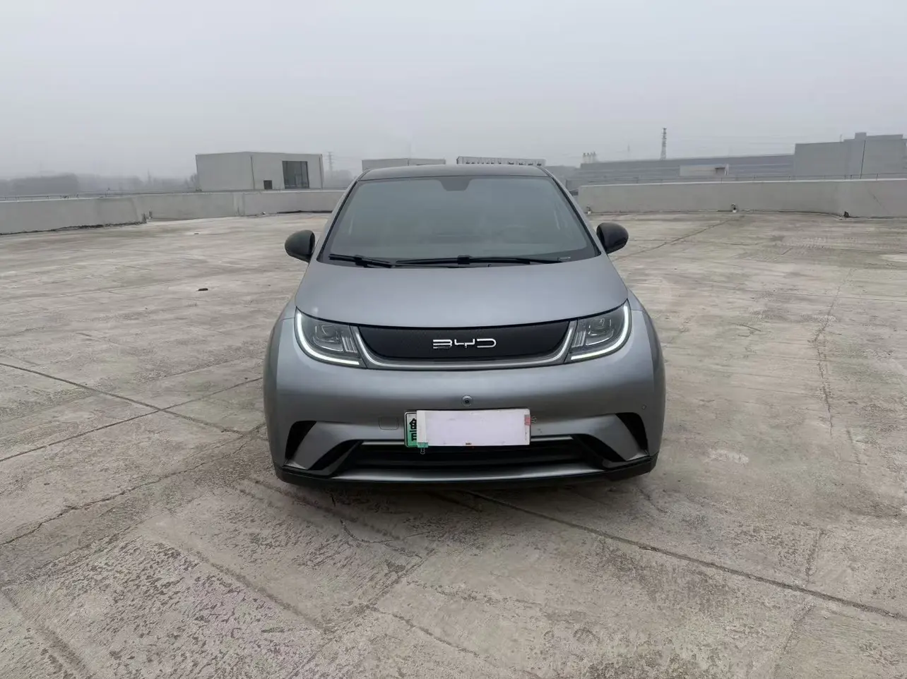 BYD Dolphin  из Китая