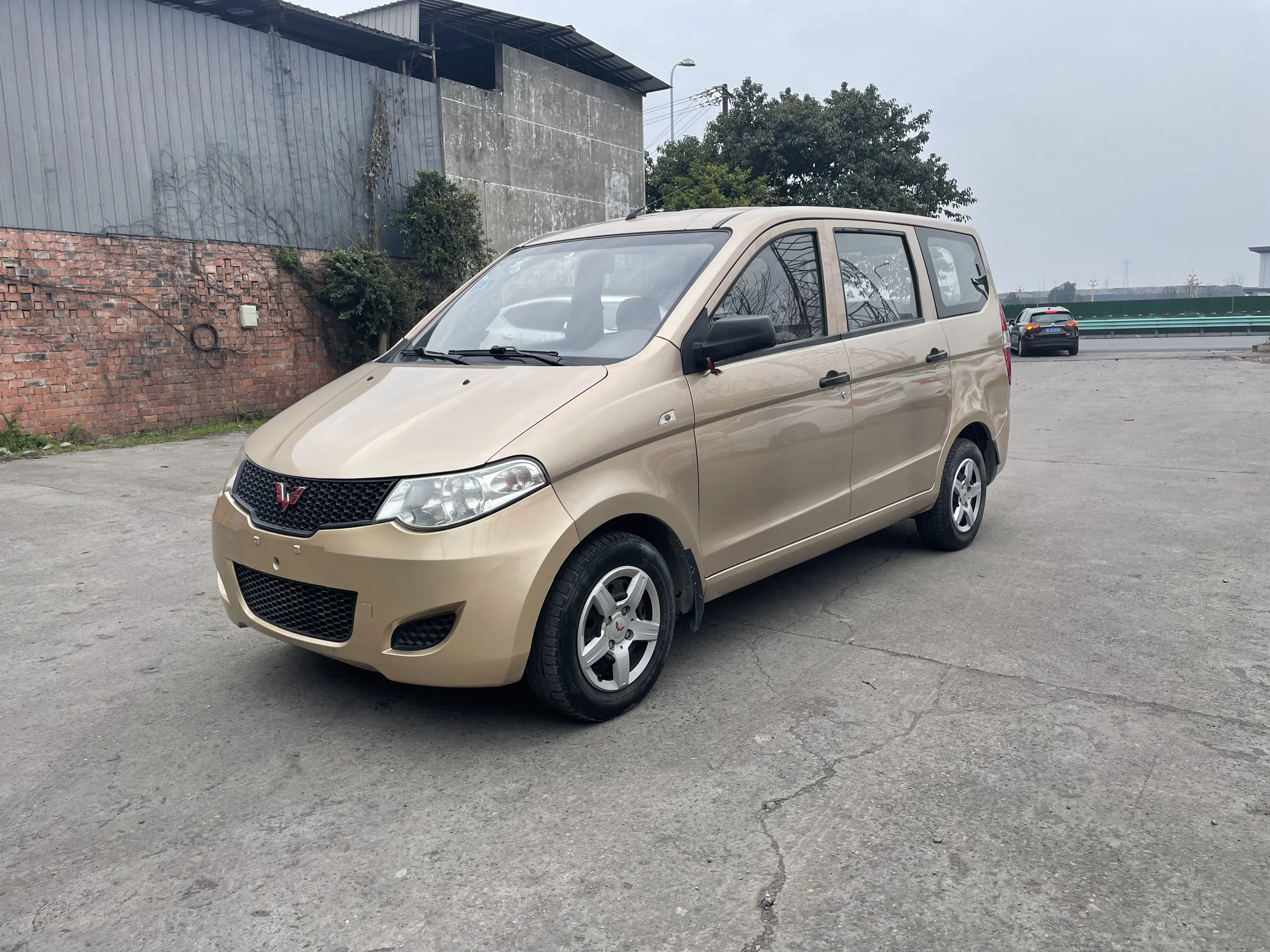 Wuling Hongguang  из Китая