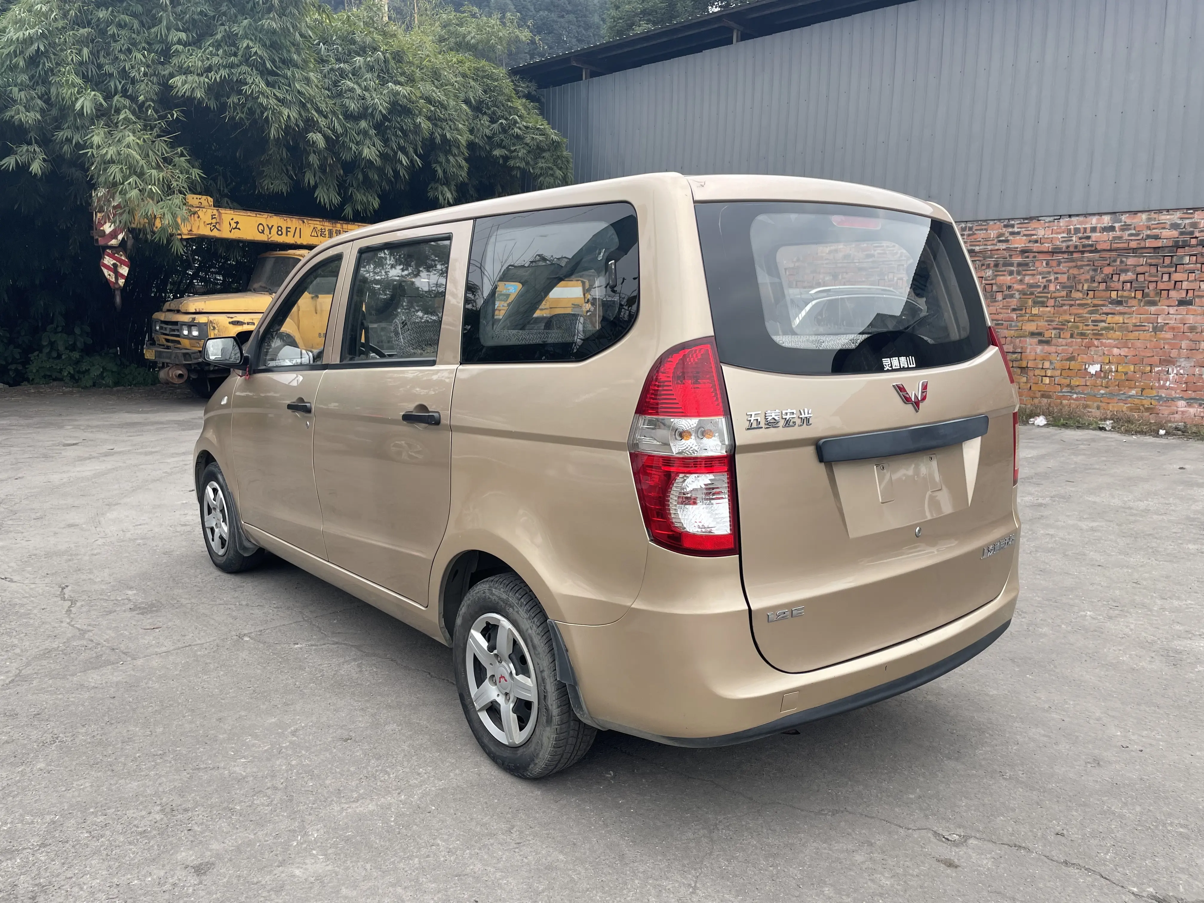 Wuling Hongguang  из Китая