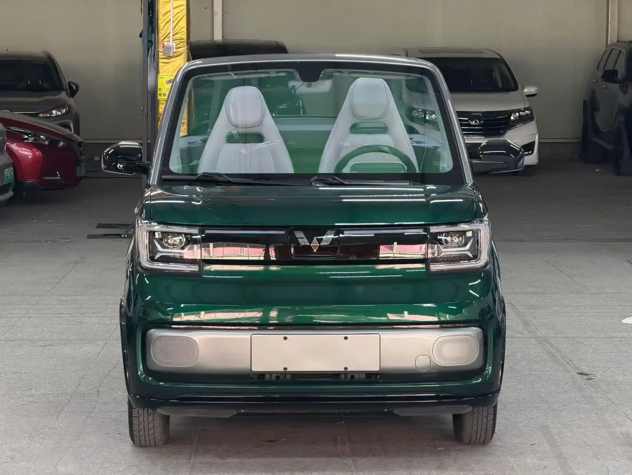 Wuling Hongguang MINIEV  из Китая