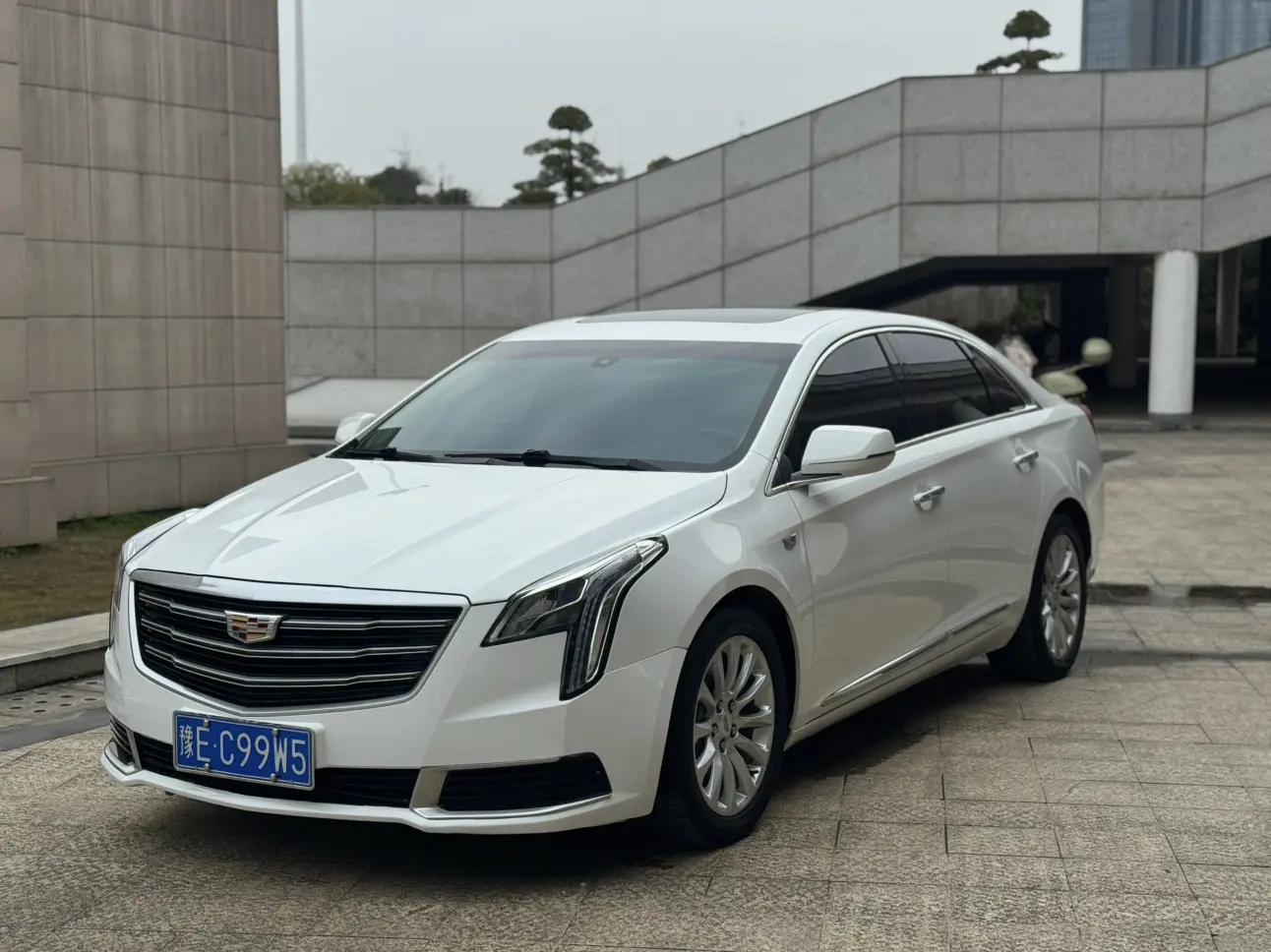 Cadillac XTS  из Китая