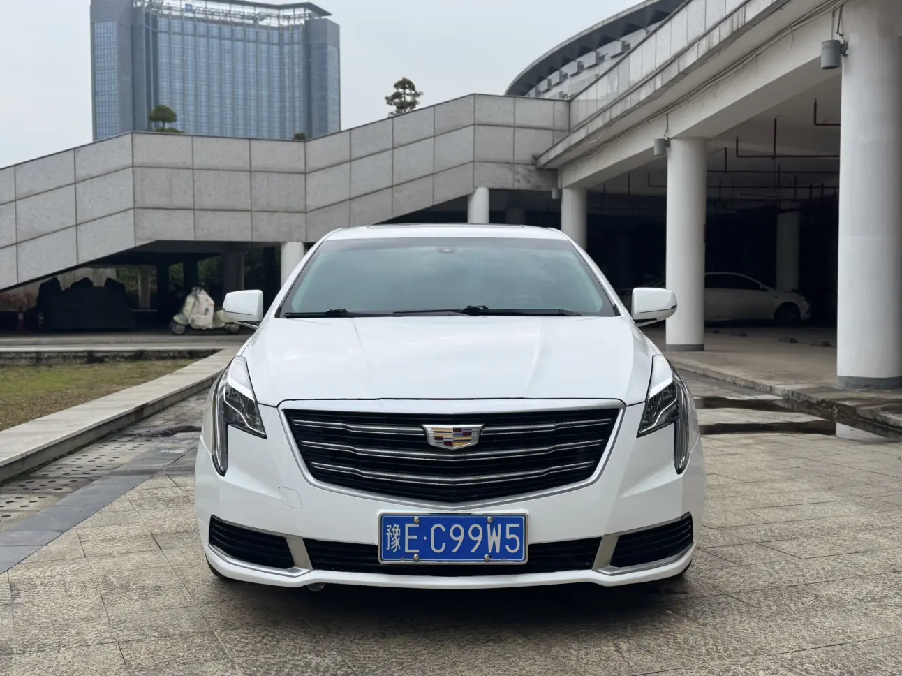 Cadillac XTS  из Китая