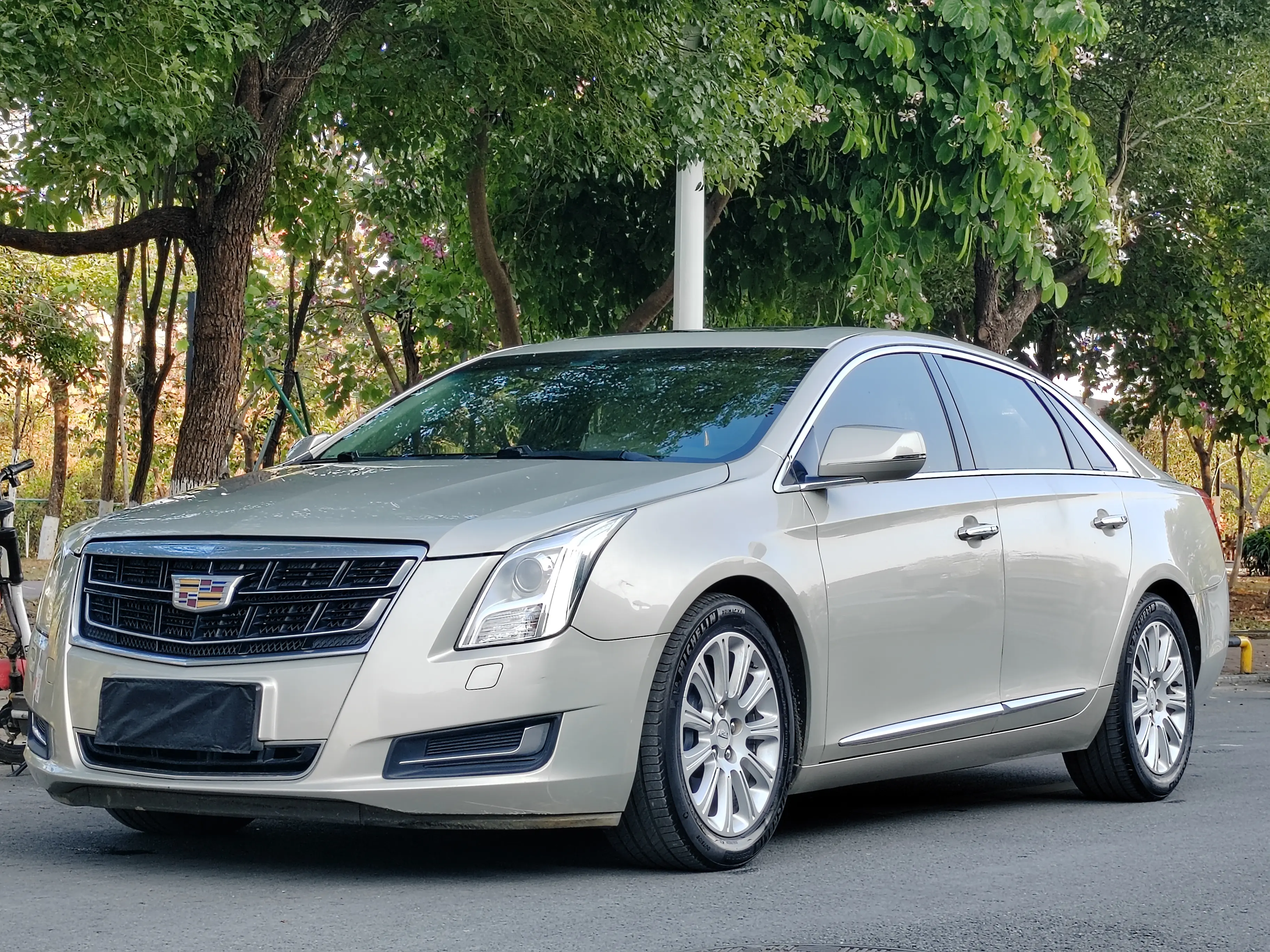 Cadillac XTS  из Китая