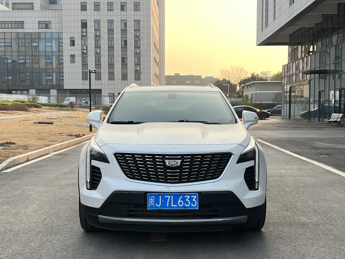 Cadillac XT4  из Китая