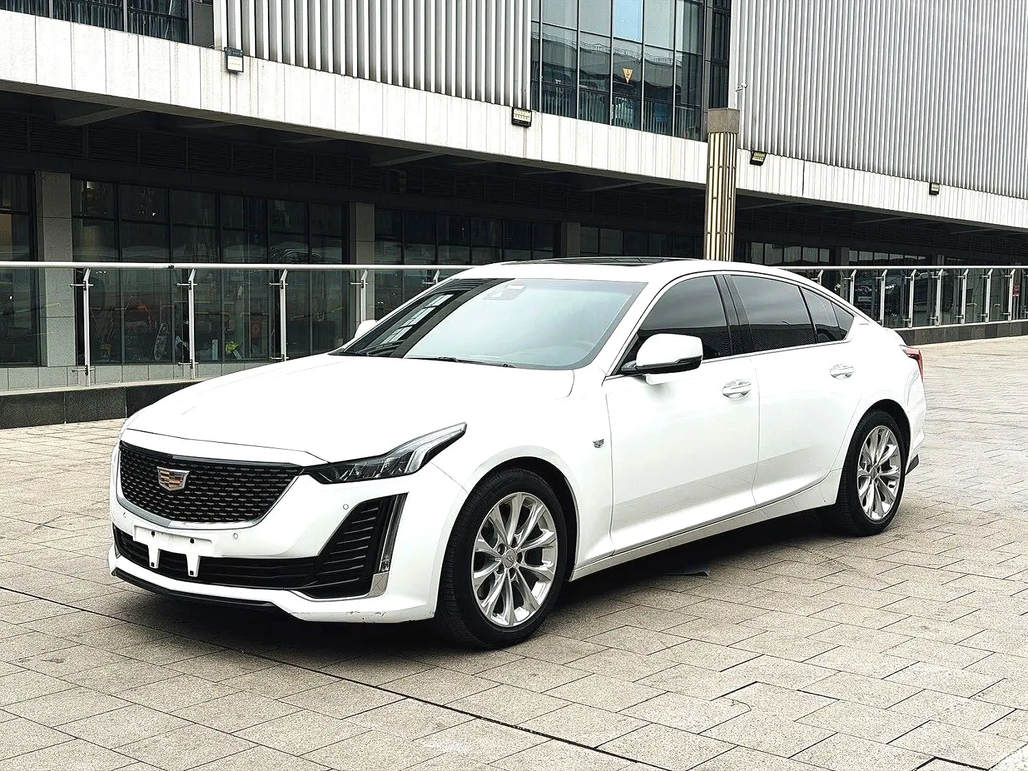 Cadillac CT5  из Китая