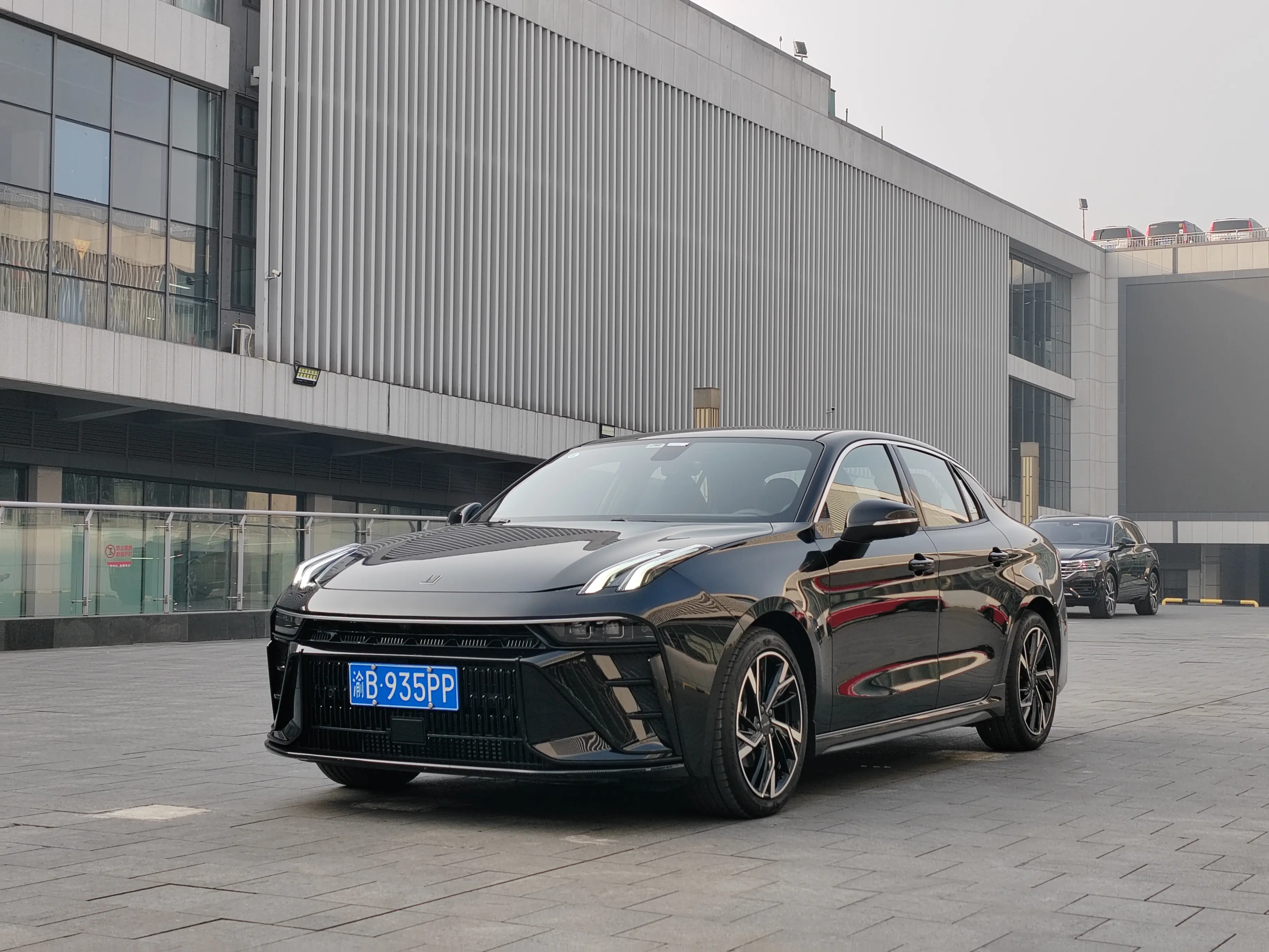 Lynk & Co 03