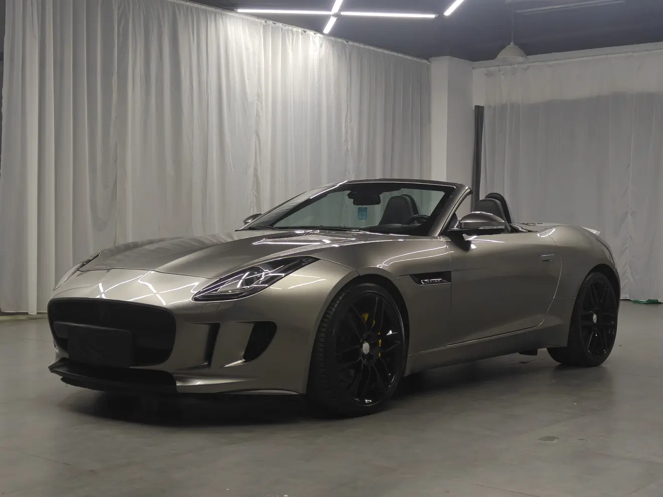 Jaguar F-TYPE  из Китая