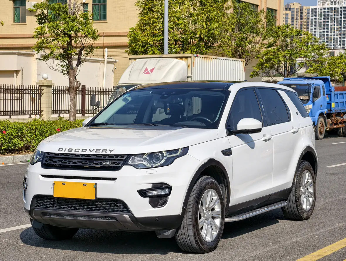 Land Rover Discover the magic