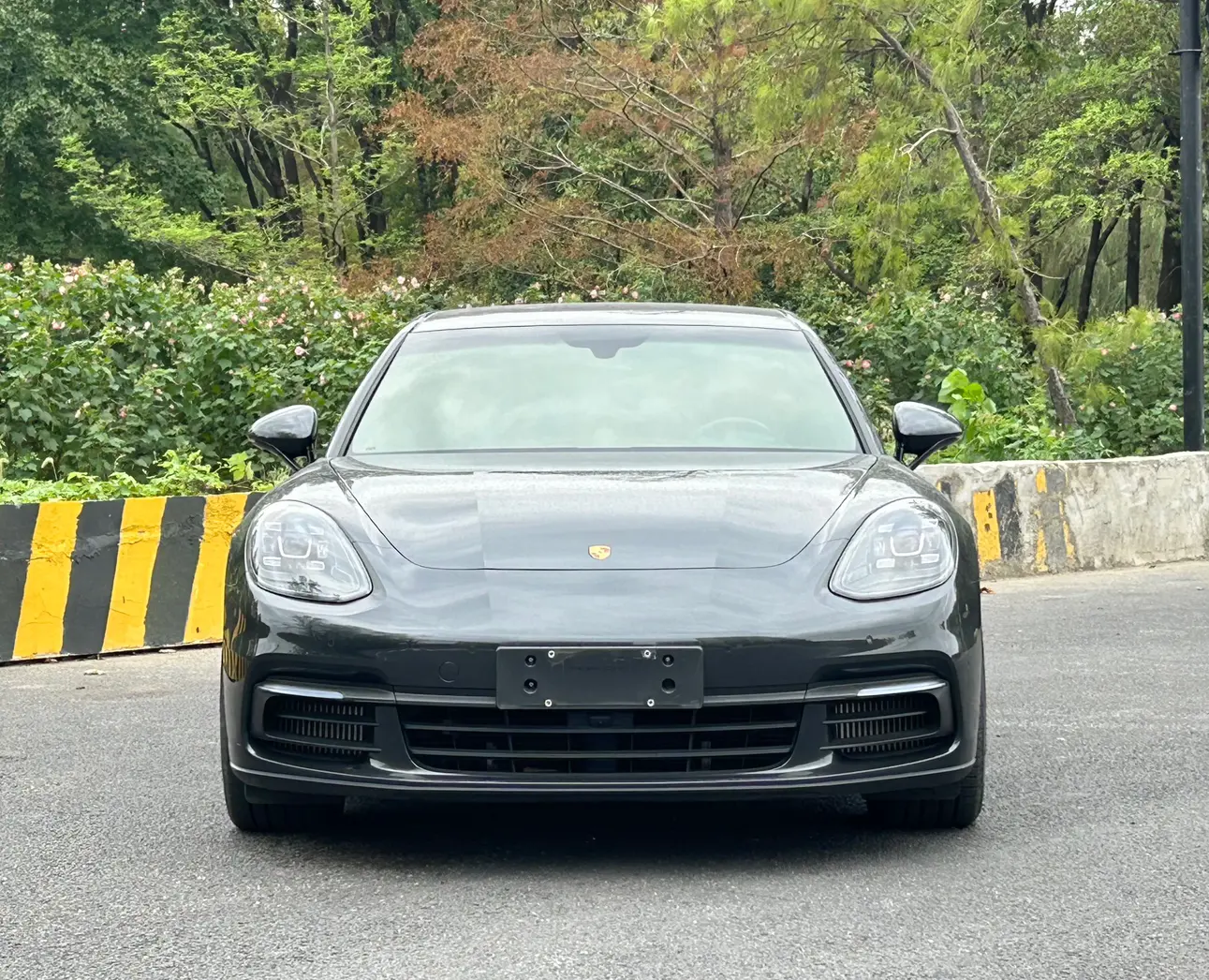 Porsche Panamera E-Hybrid  из Китая