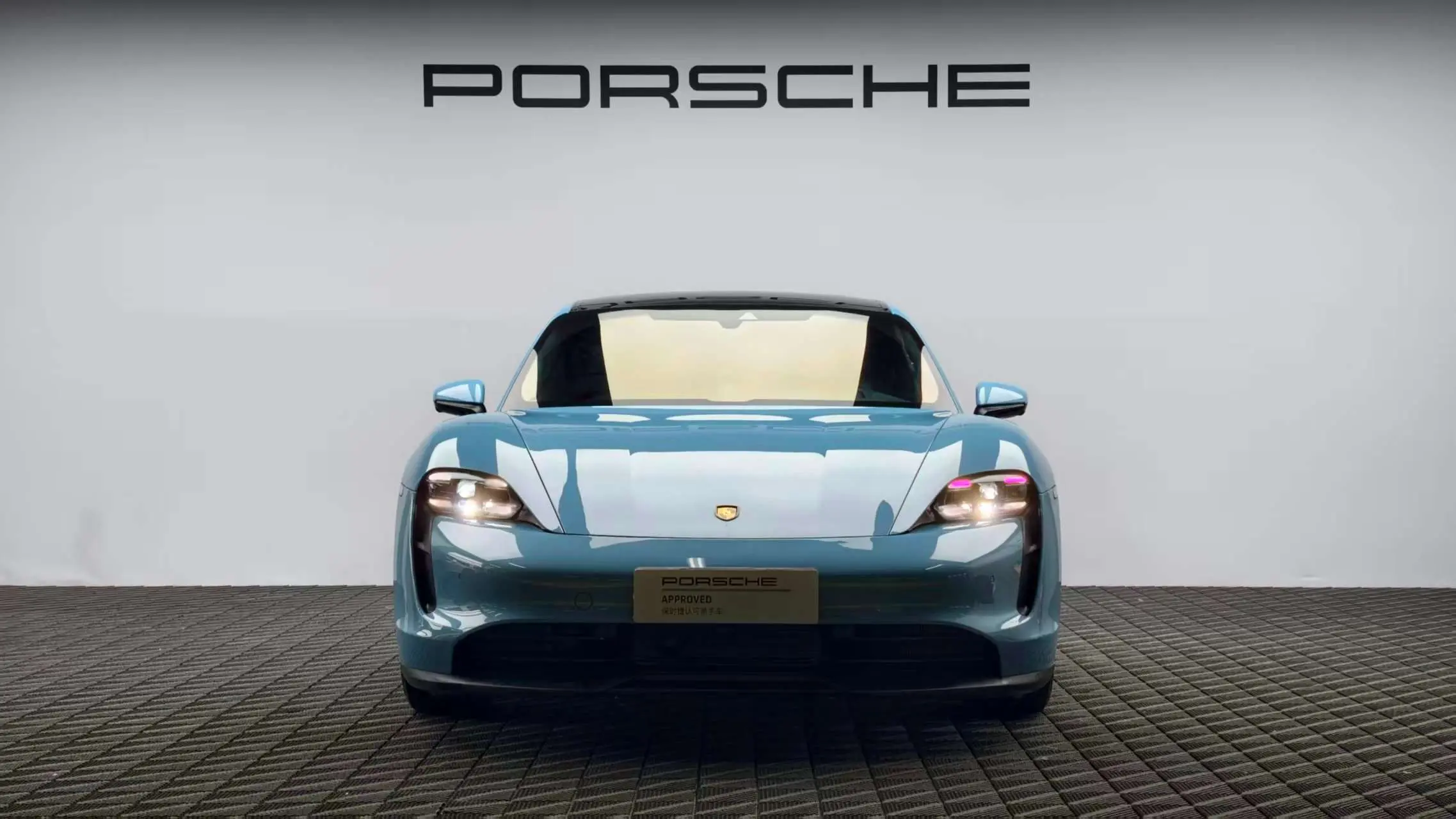 Porsche Taycan  из Китая