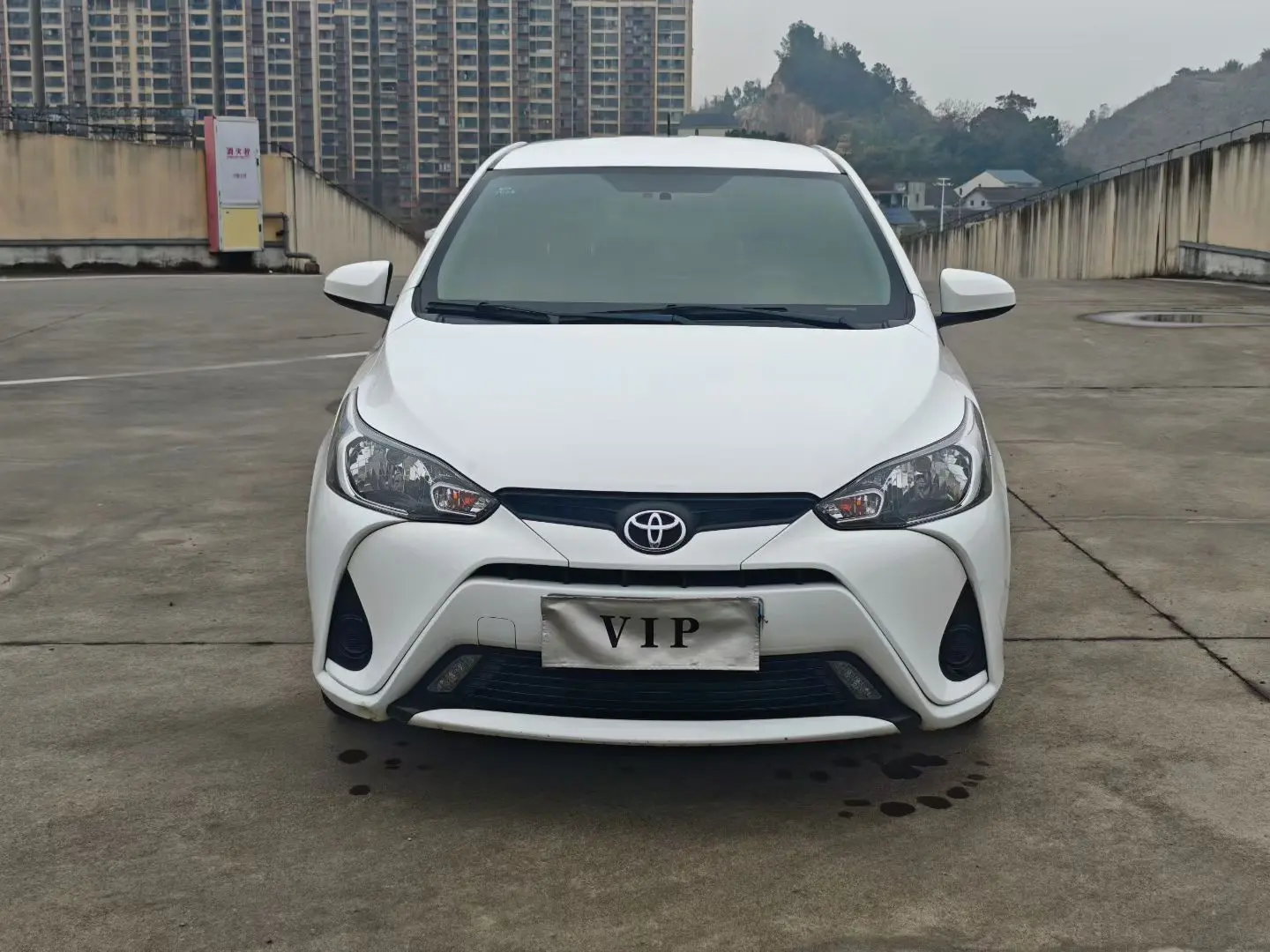 Toyota YARiS L Enjoy  из Китая