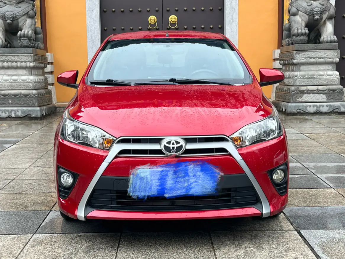 Toyota Yaris L  из Китая
