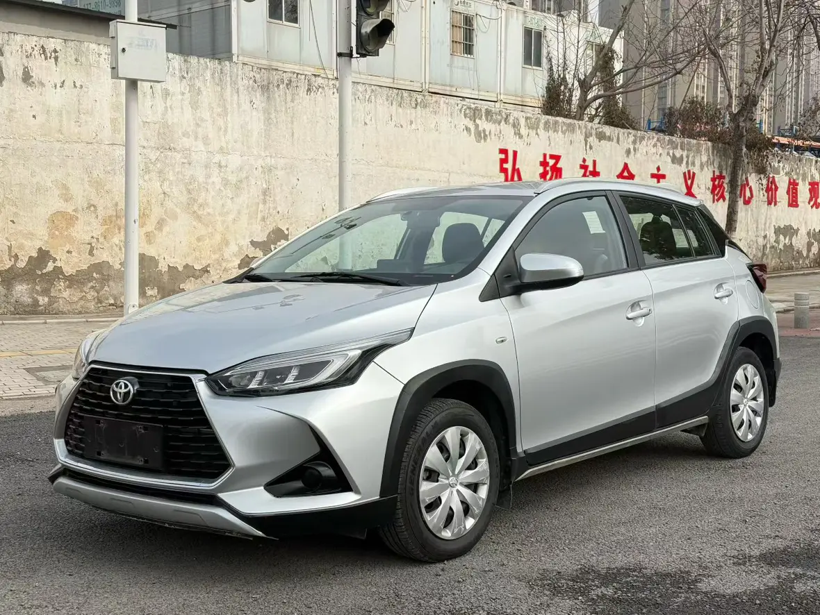Toyota Yaris L  из Китая
