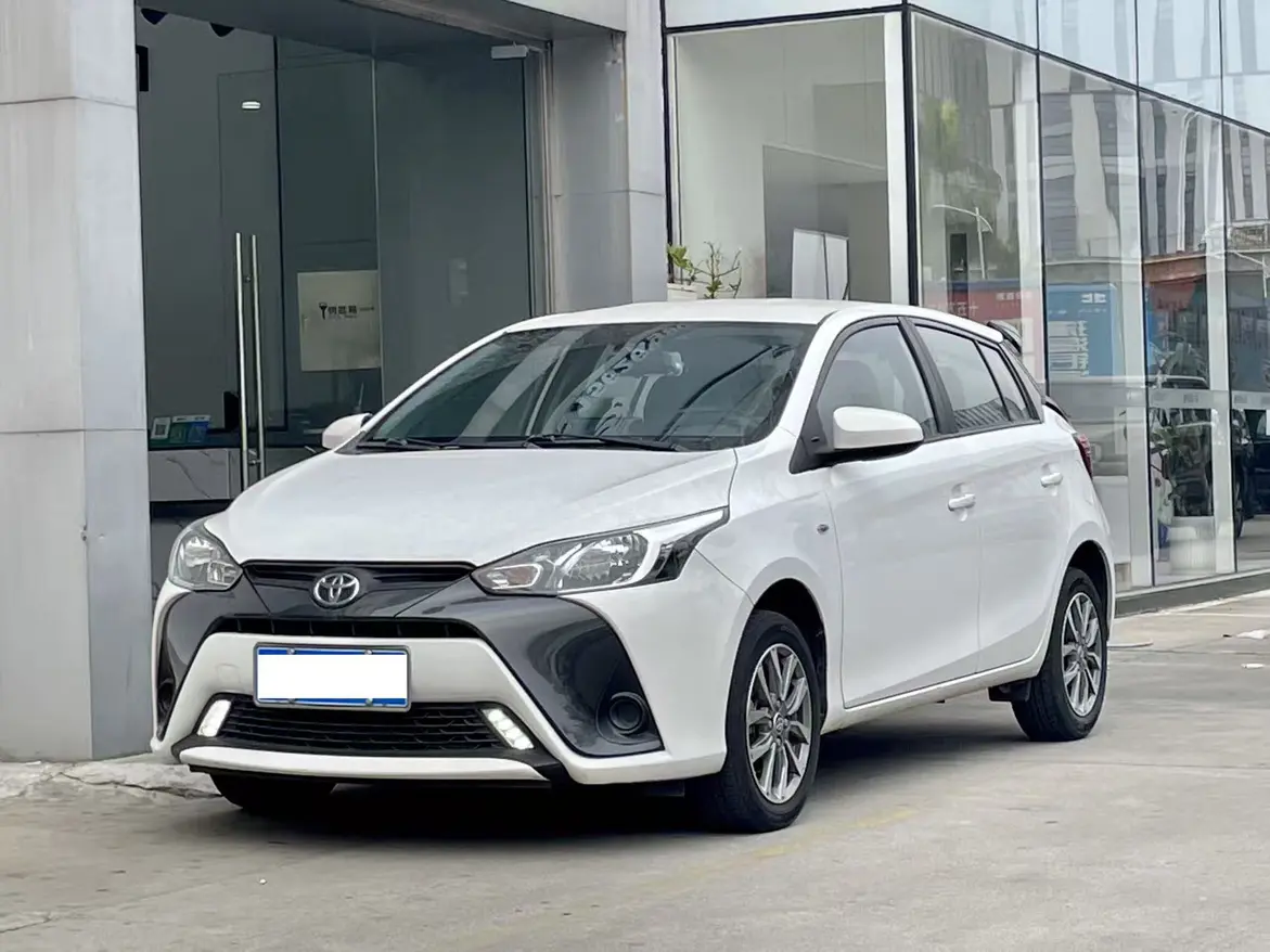 Toyota Yaris L  из Китая