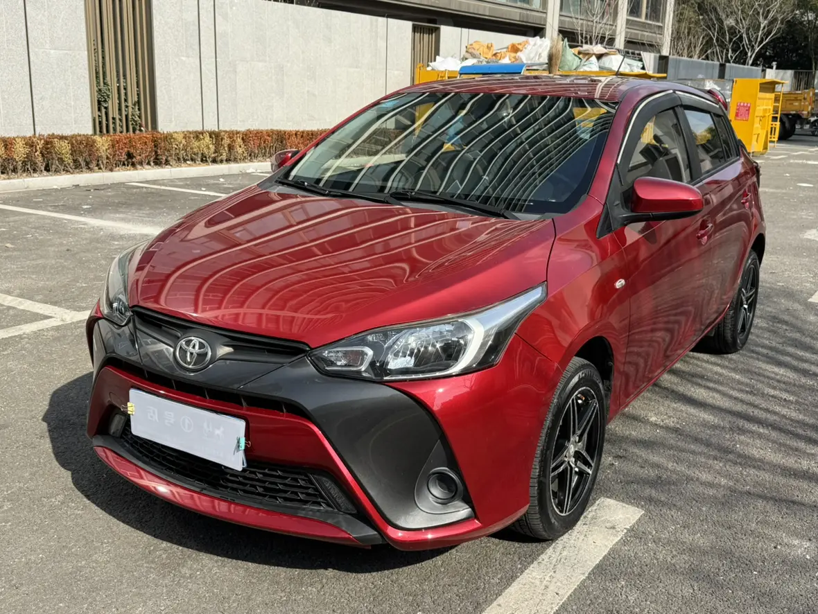 Toyota Yaris L  из Китая