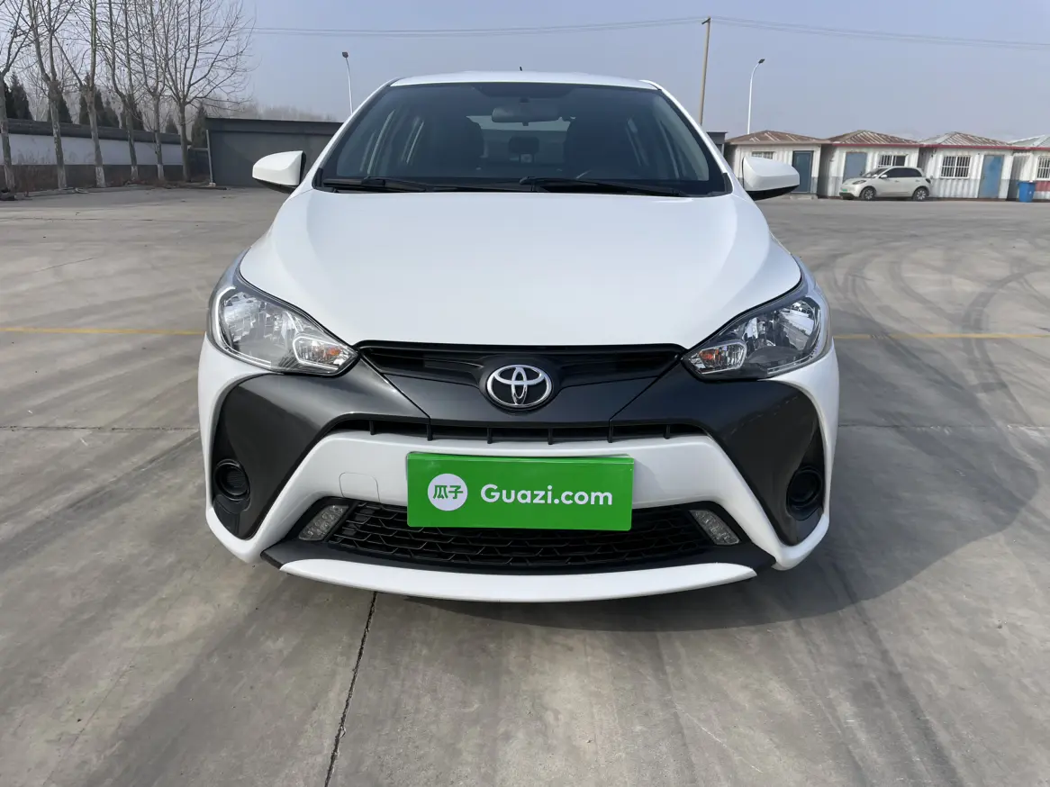 Toyota Yaris L  из Китая