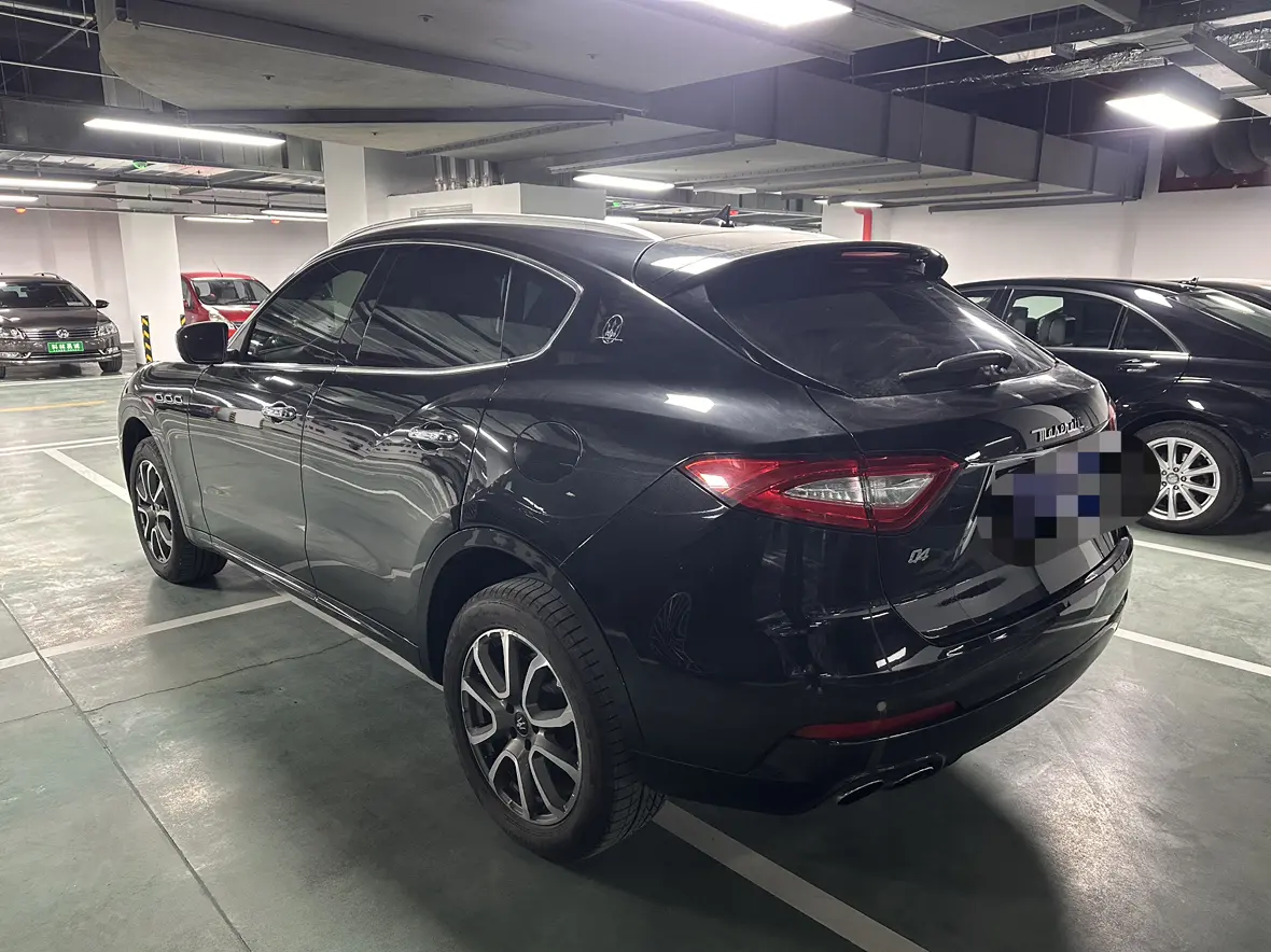 Maserati Levante  из Китая