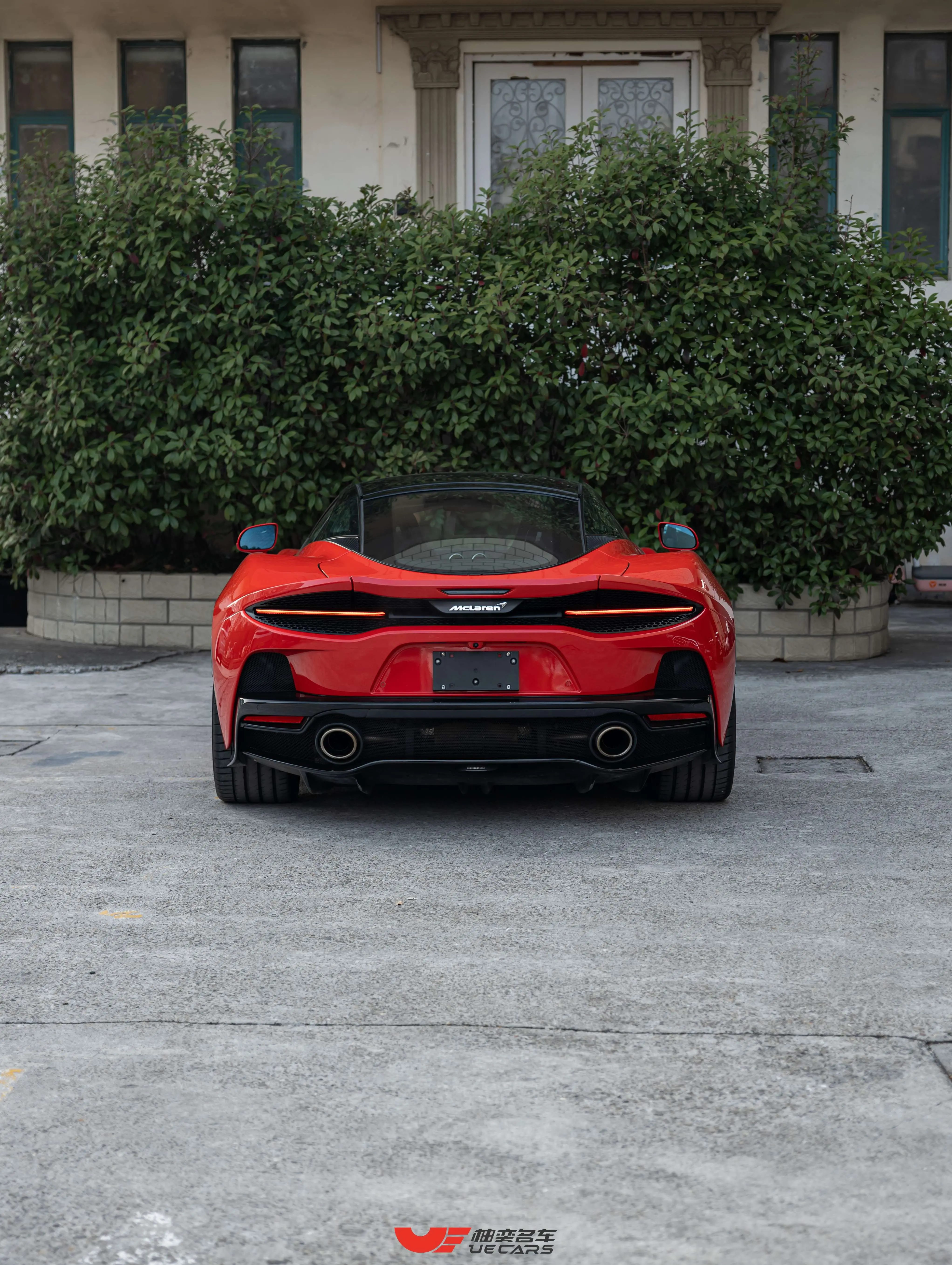McLaren GT