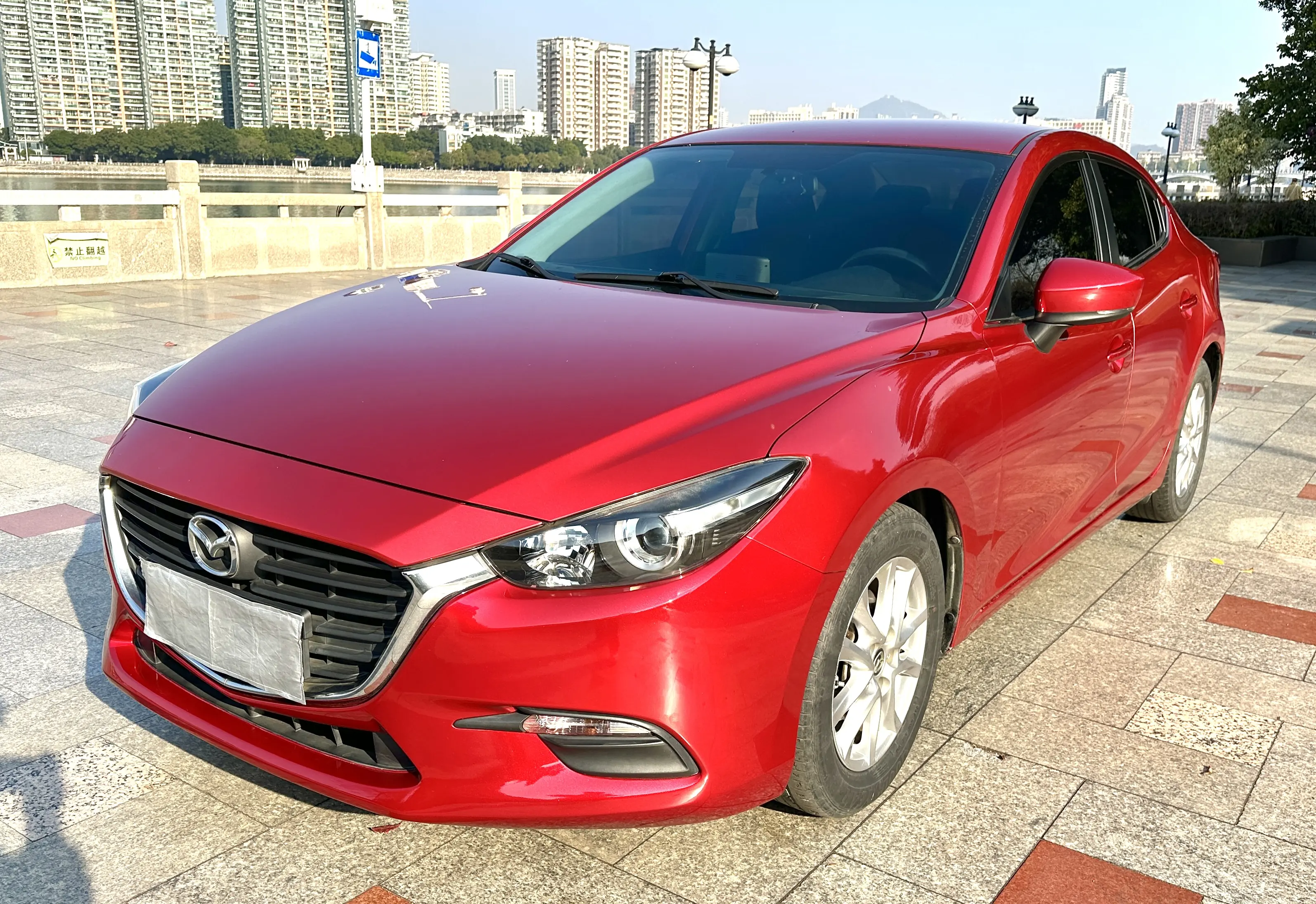Mazda Axela (Mazda3)  из Китая