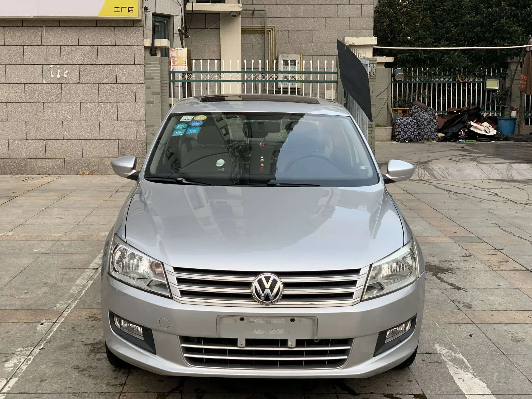 Volkswagen Santana  из Китая