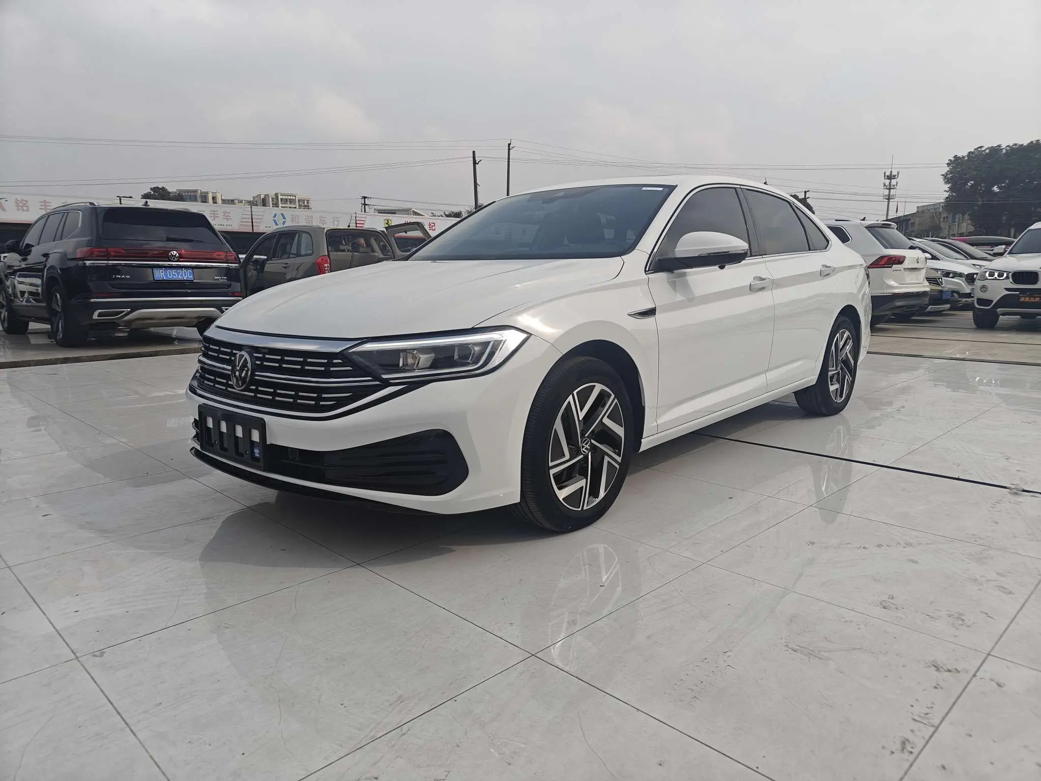 Volkswagen Sagitar  из Китая