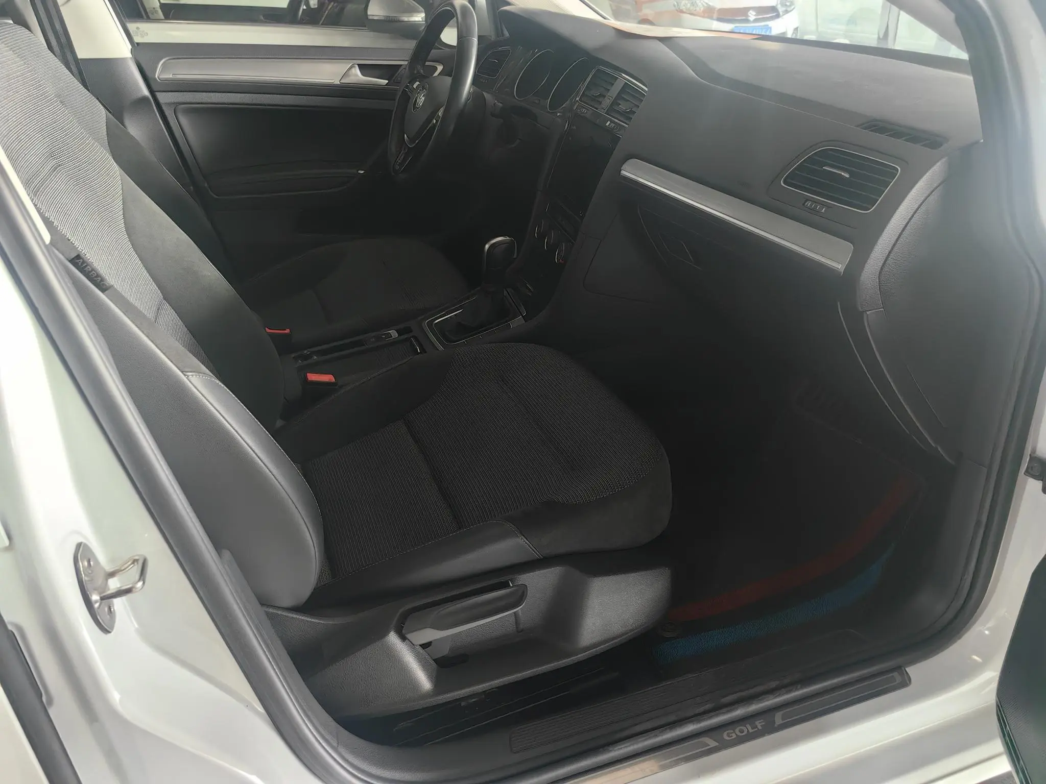 Volkswagen Golf  из Китая