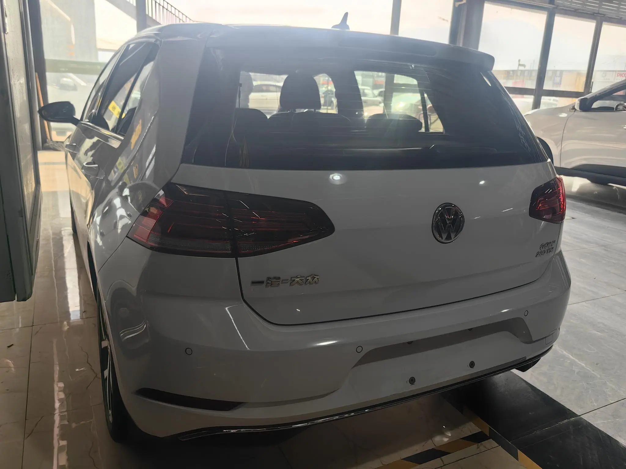 Volkswagen Golf  из Китая
