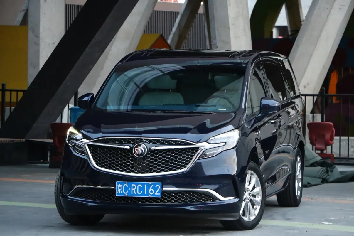 Buick GL8  из Китая