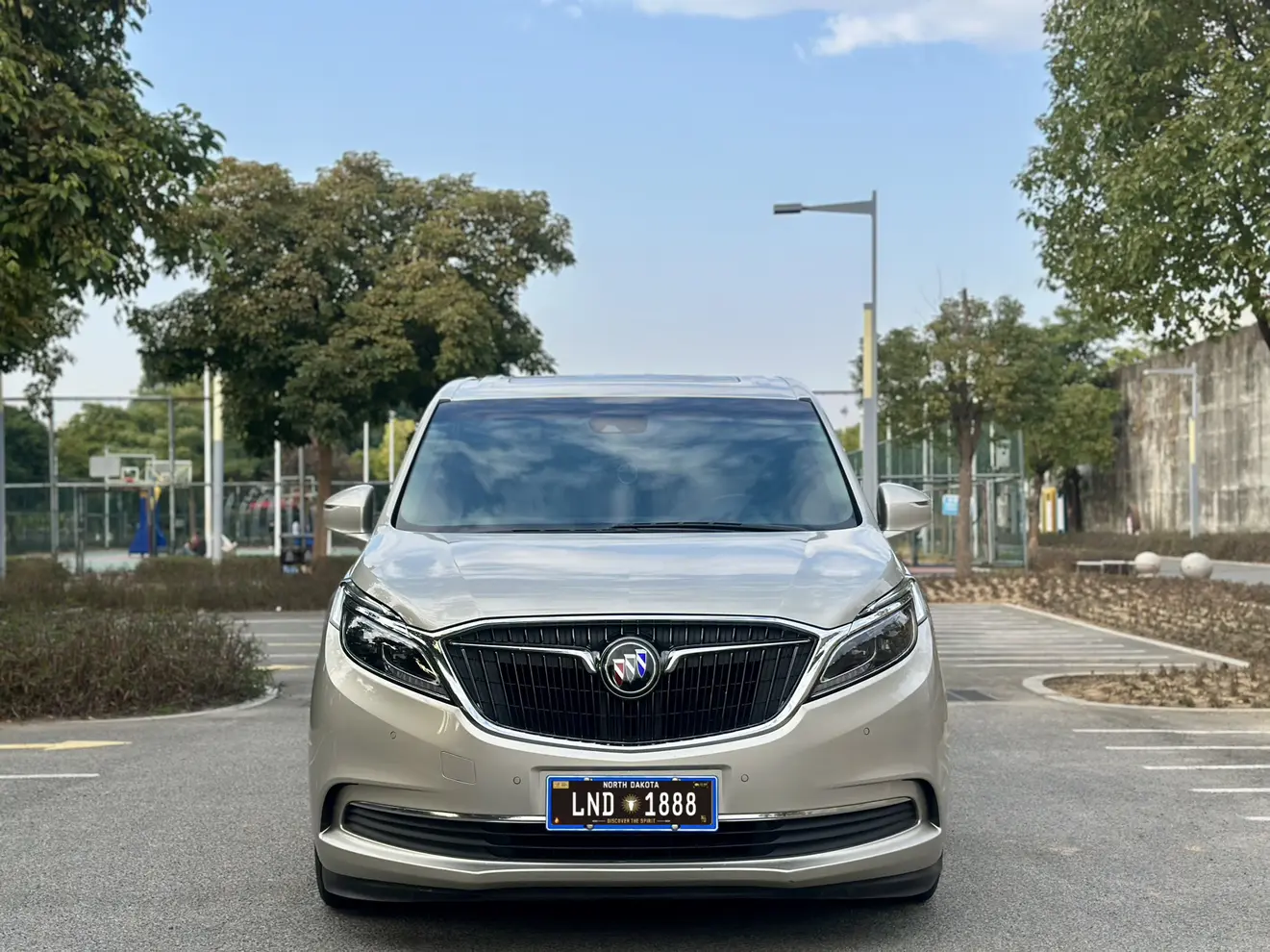 Buick GL8  из Китая
