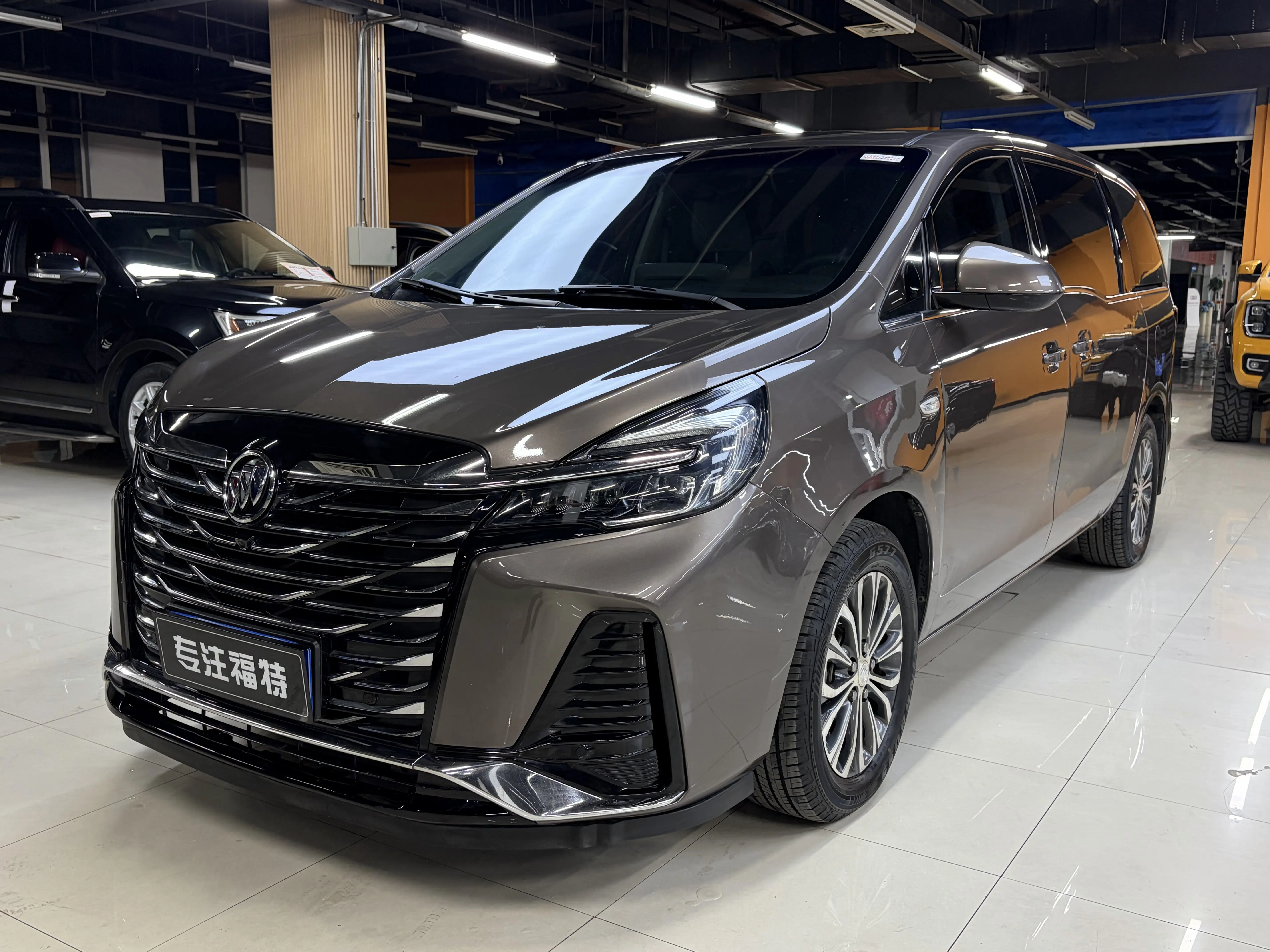 Buick GL8  из Китая