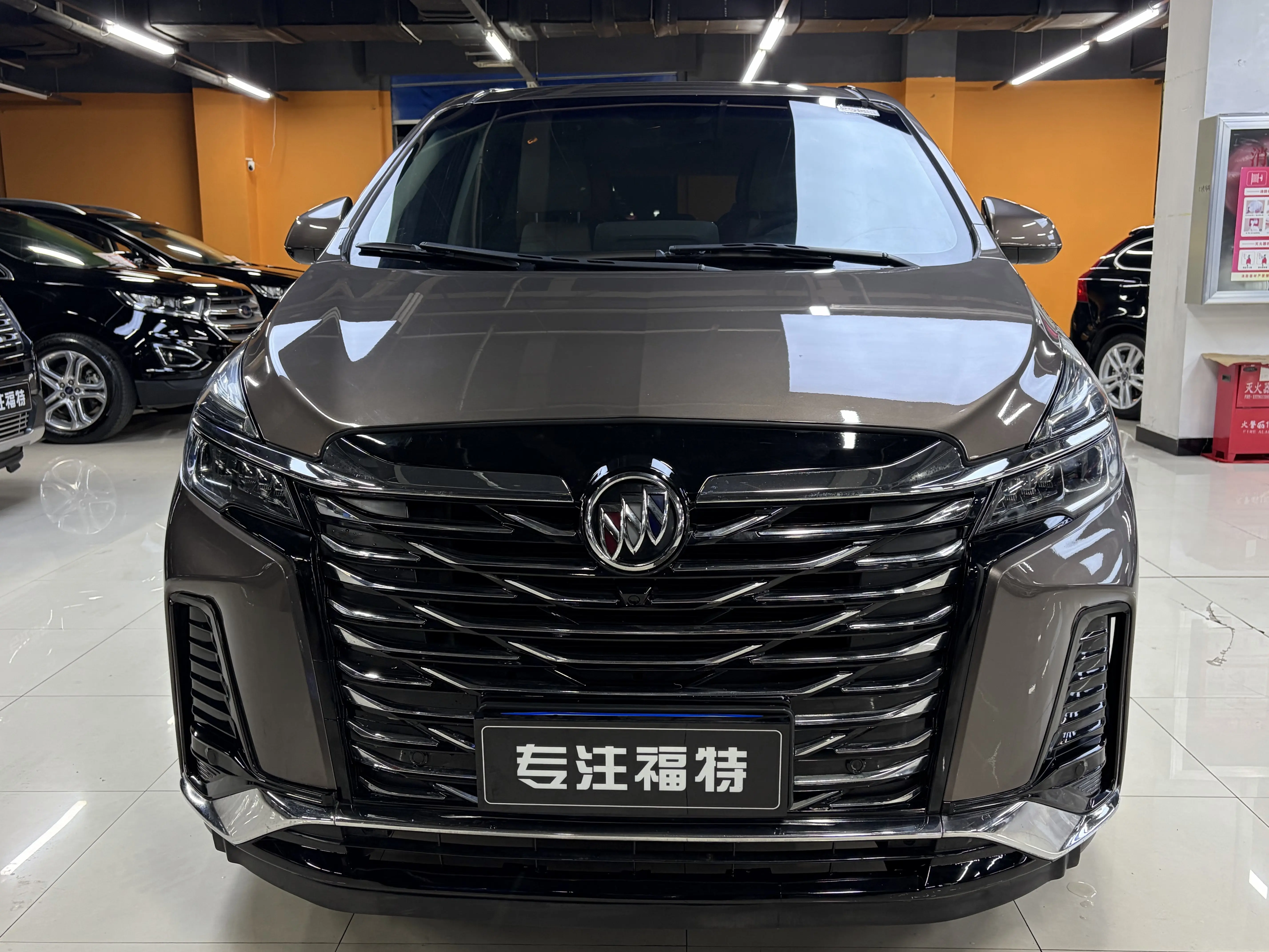 Buick GL8  из Китая