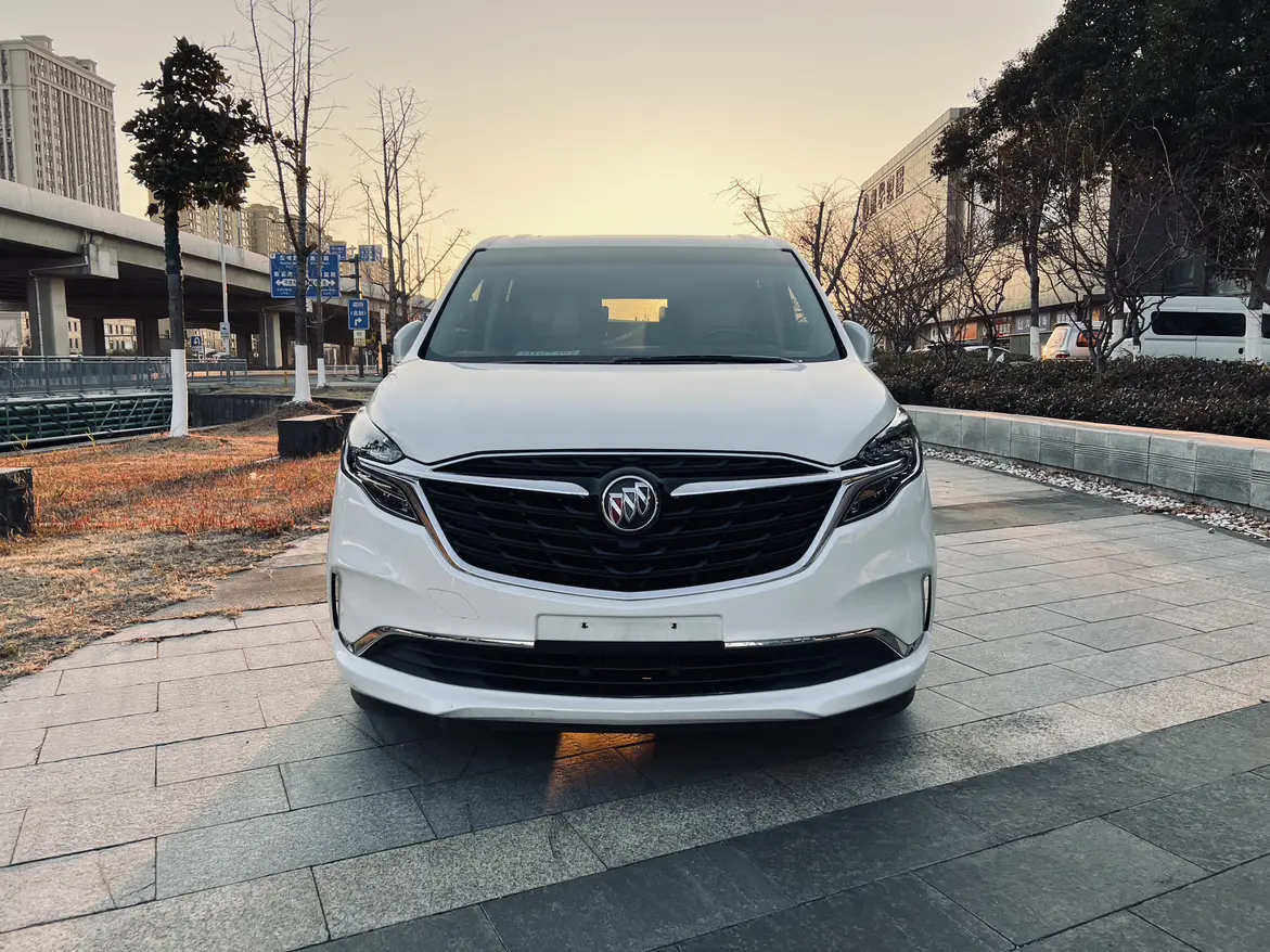 Buick GL8  из Китая