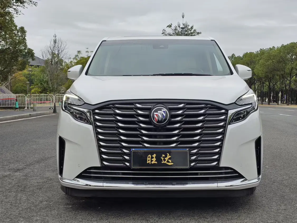 Buick GL8  из Китая