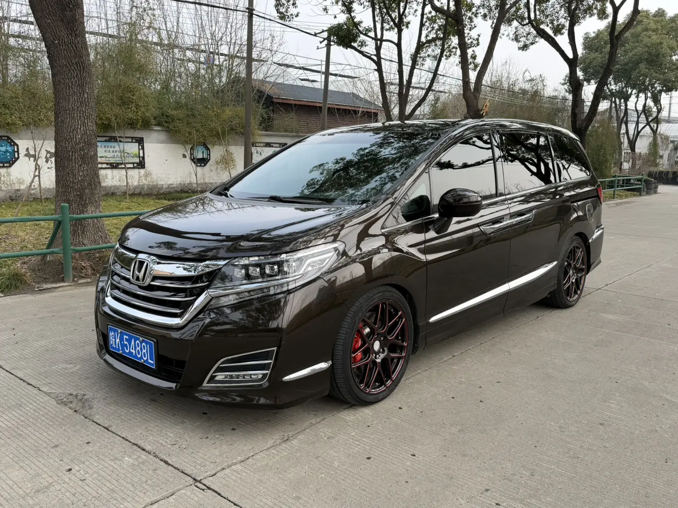 Honda Elysion (Alison)  из Китая