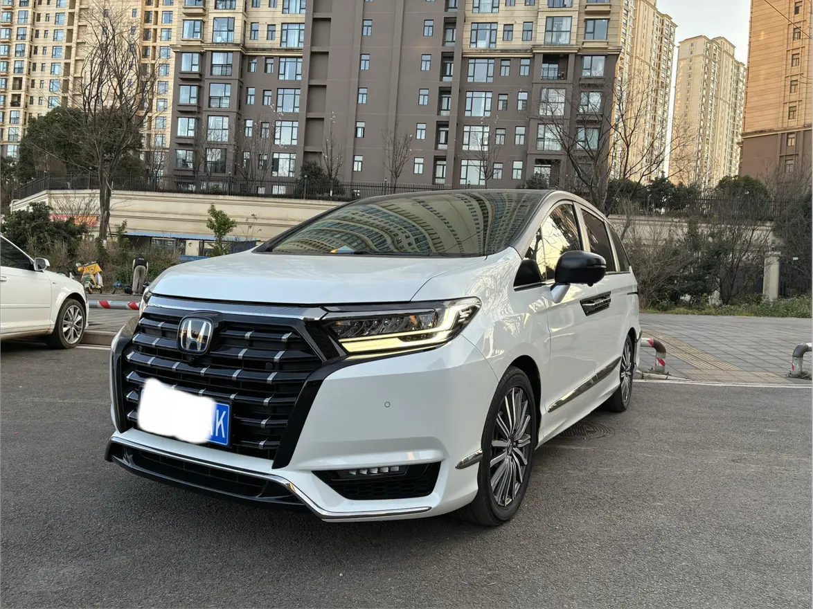 Honda Elysion (Alison)  из Китая
