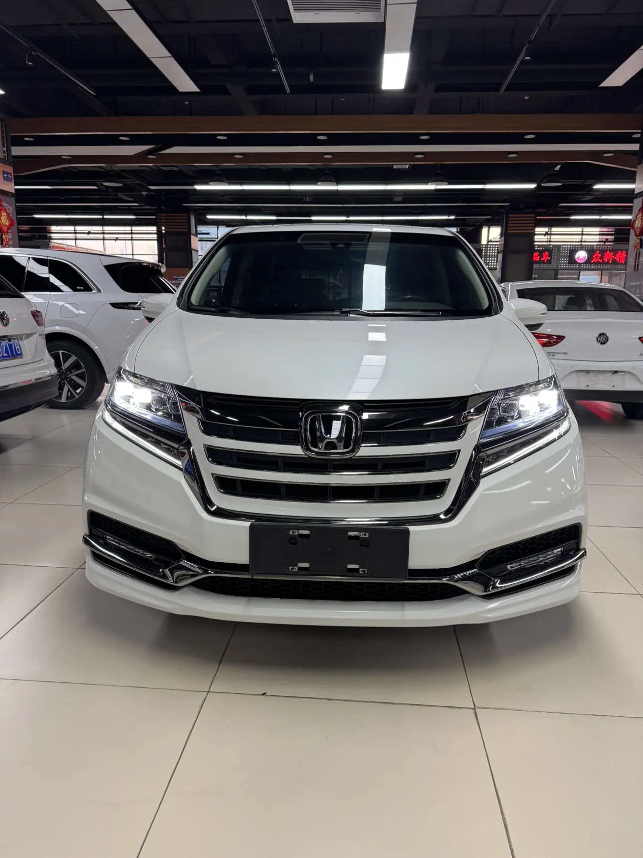 Honda Elysion (Alison)  из Китая