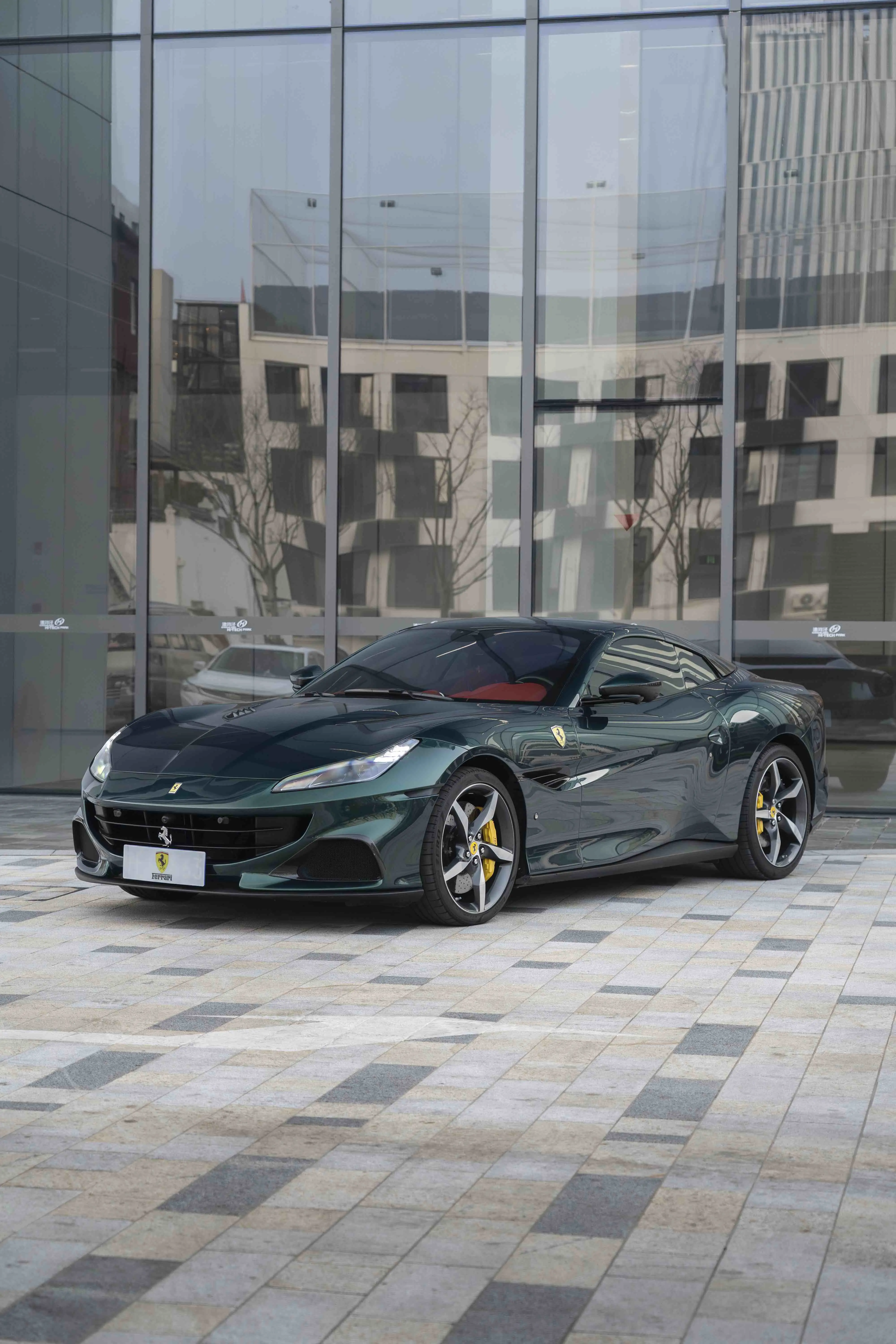 Ferrari Portofino  из Китая