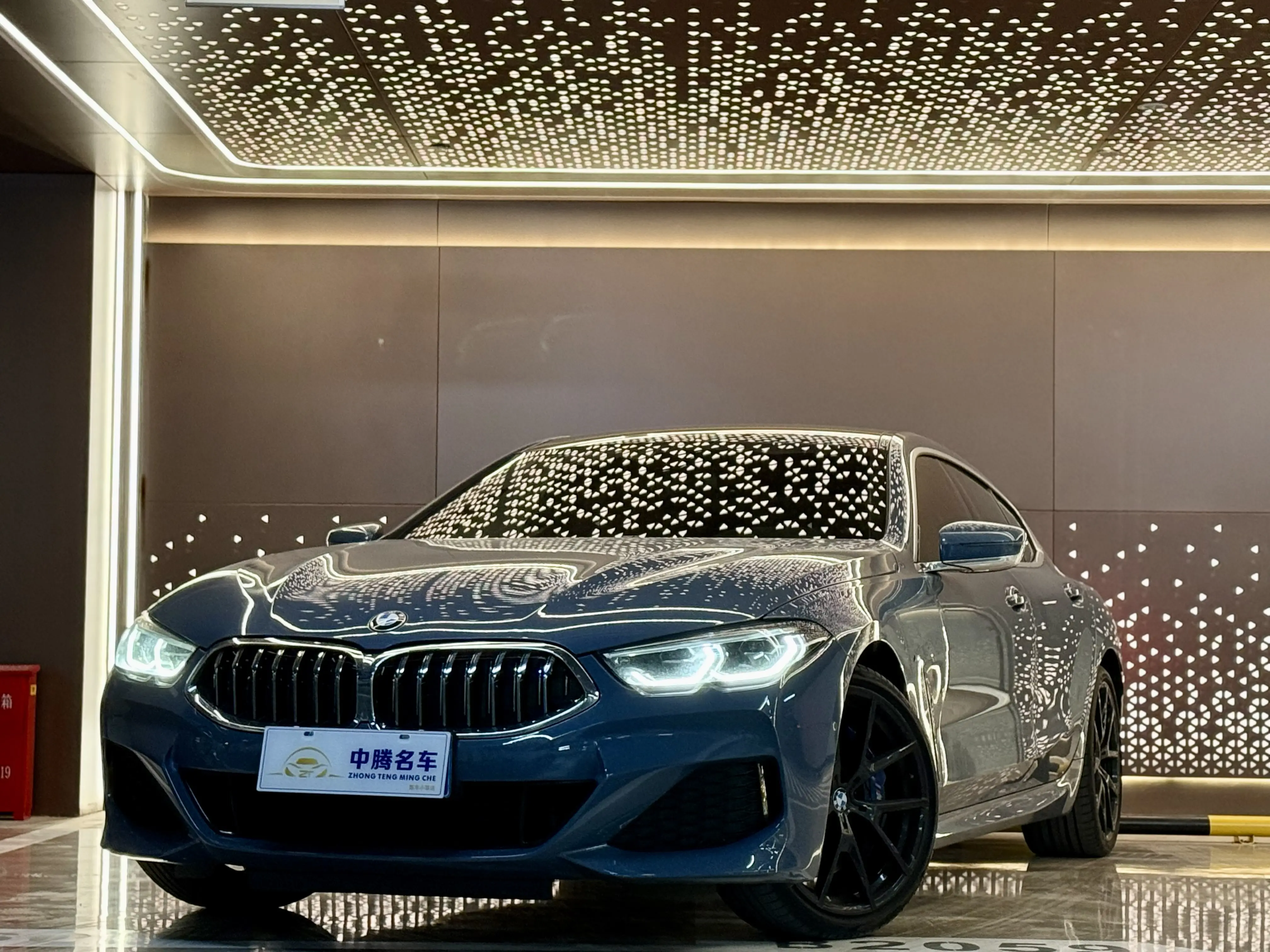 BMW 8 Series  из Китая